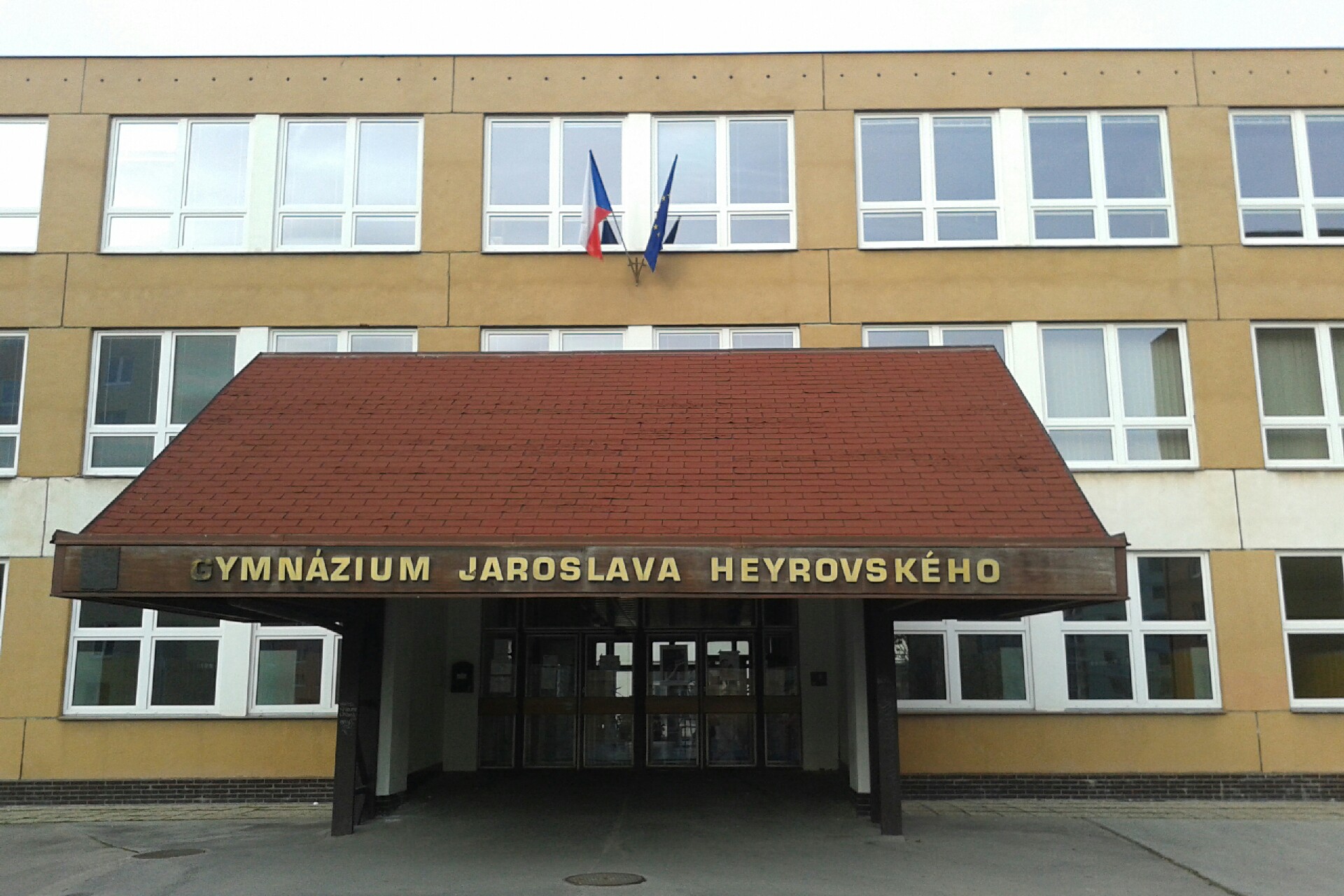 Gymnázium Jaroslava Heyrovského Praha 5 - Školní jídelna