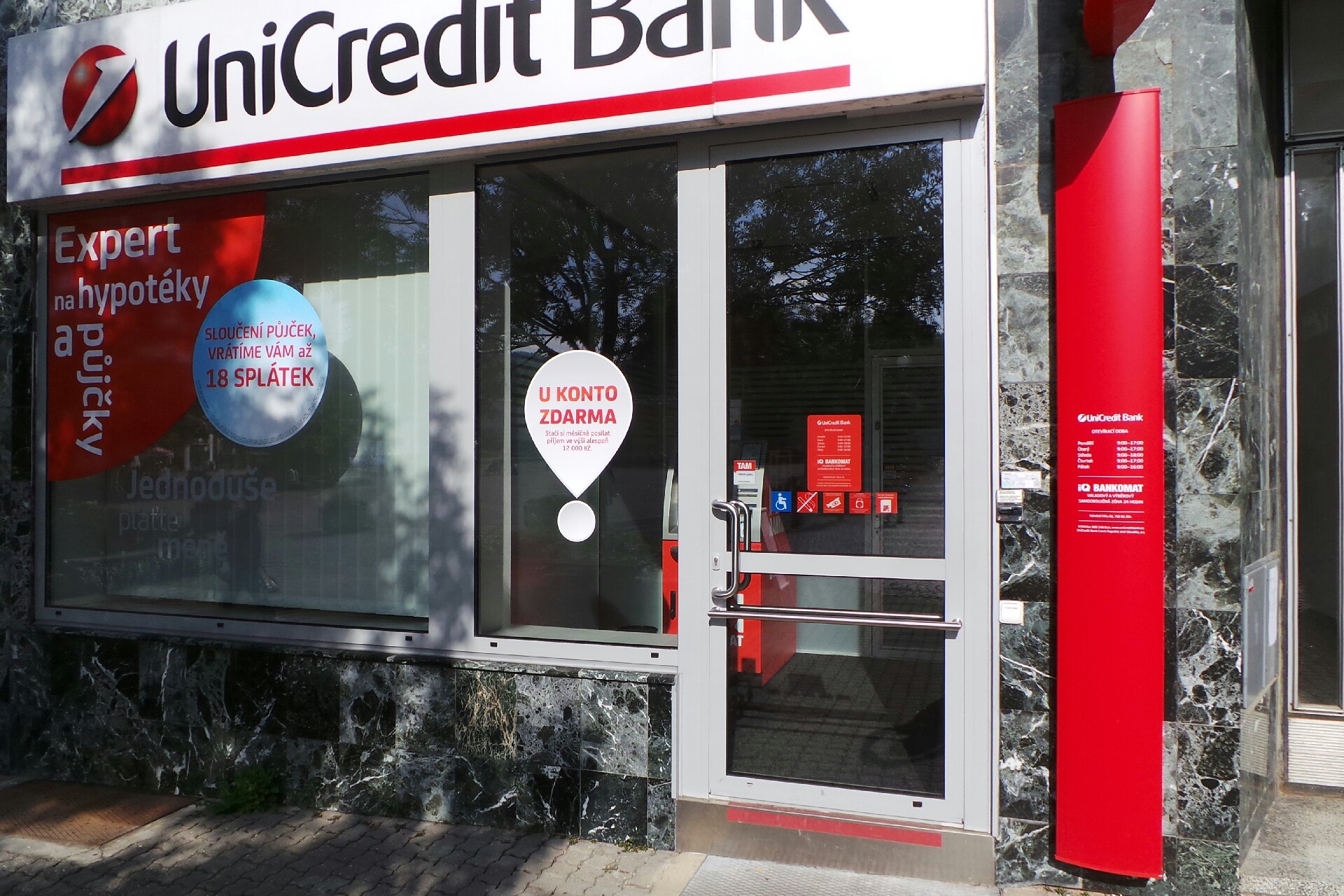 UniCredit Bank Czech Republic and Slovakia, a.s. foto 3