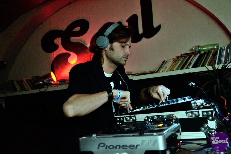 DJ Dekades foto 4
