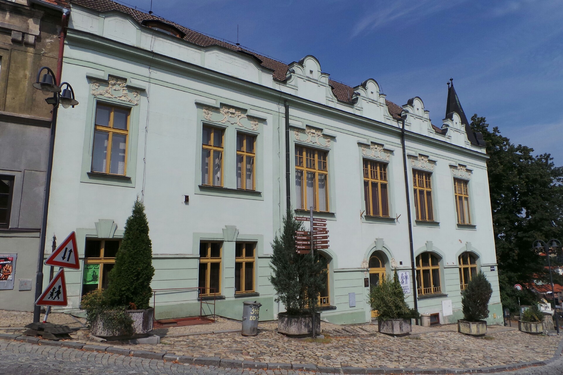 Dům dětí a mládeže, Tábor