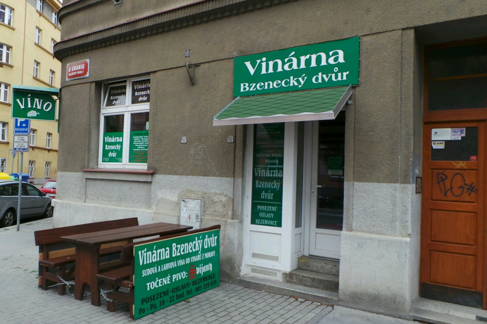 Vinárna Bzenecký dvůr