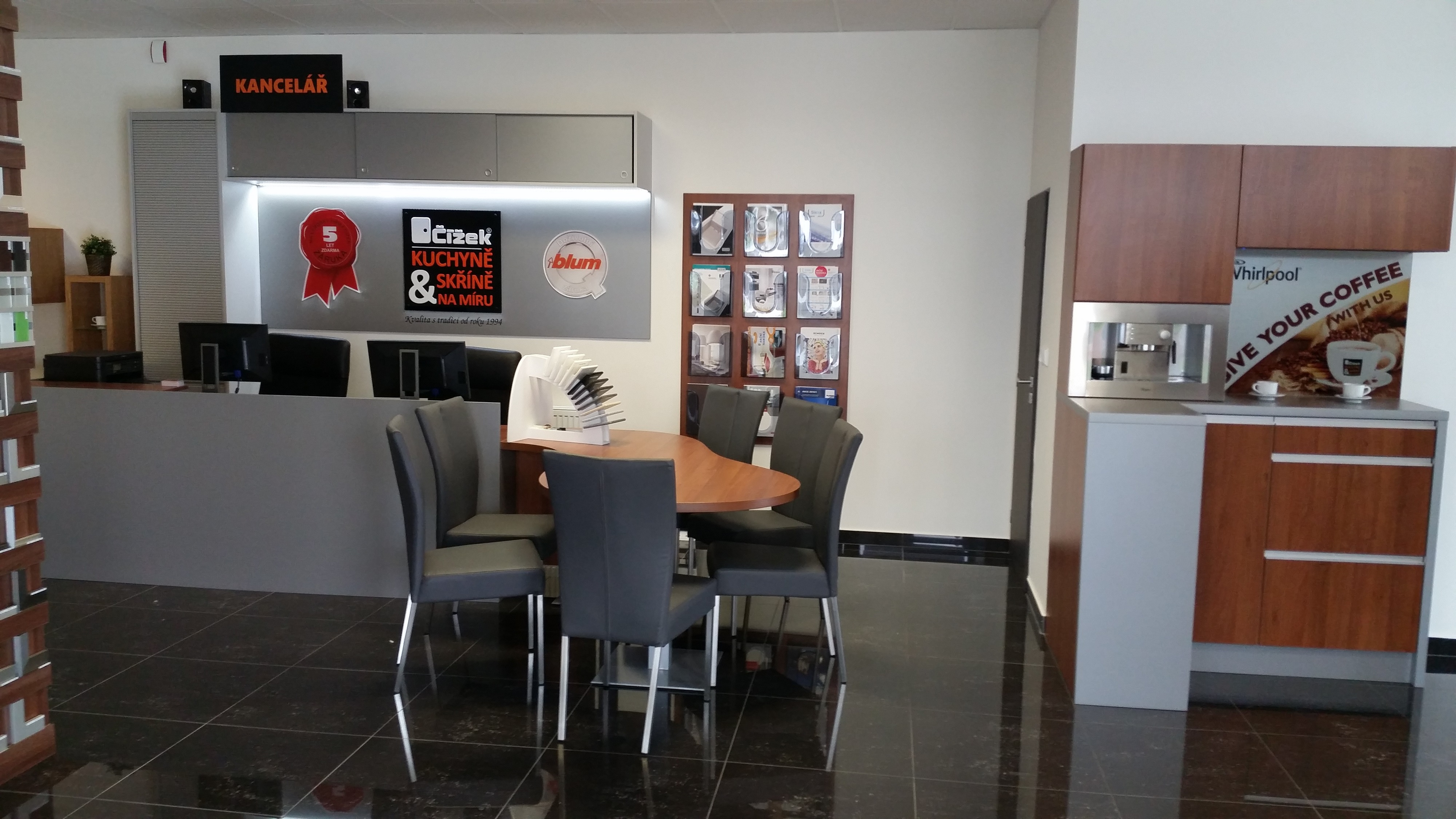 Čížek - kuchyně & skříně na míru foto 2