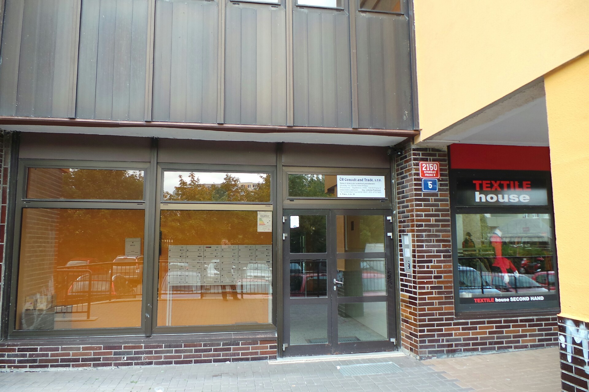 ČR CONSULT and TRADE, spol. s r.o.