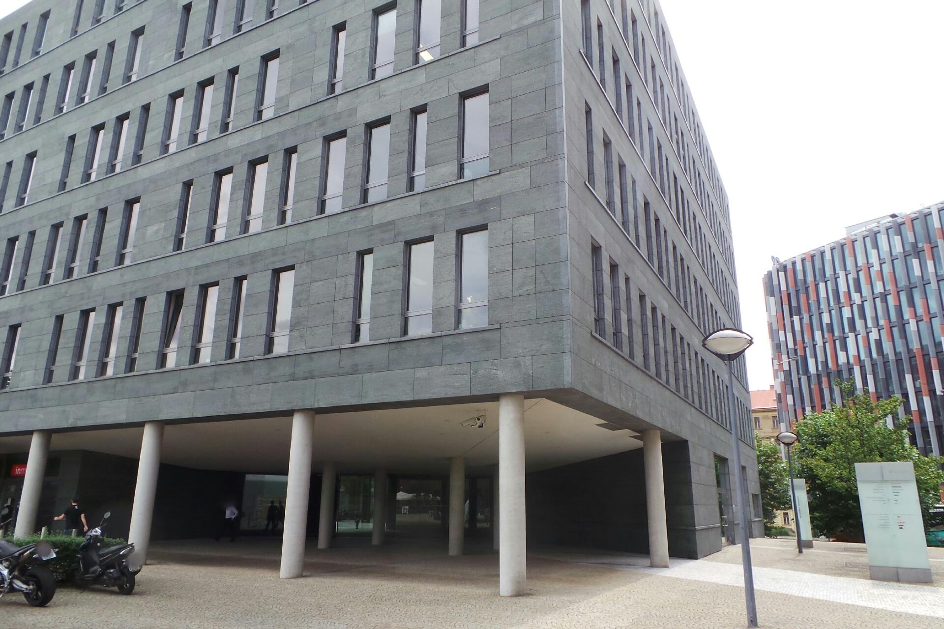 Mgr. Radek Buršík, advokát