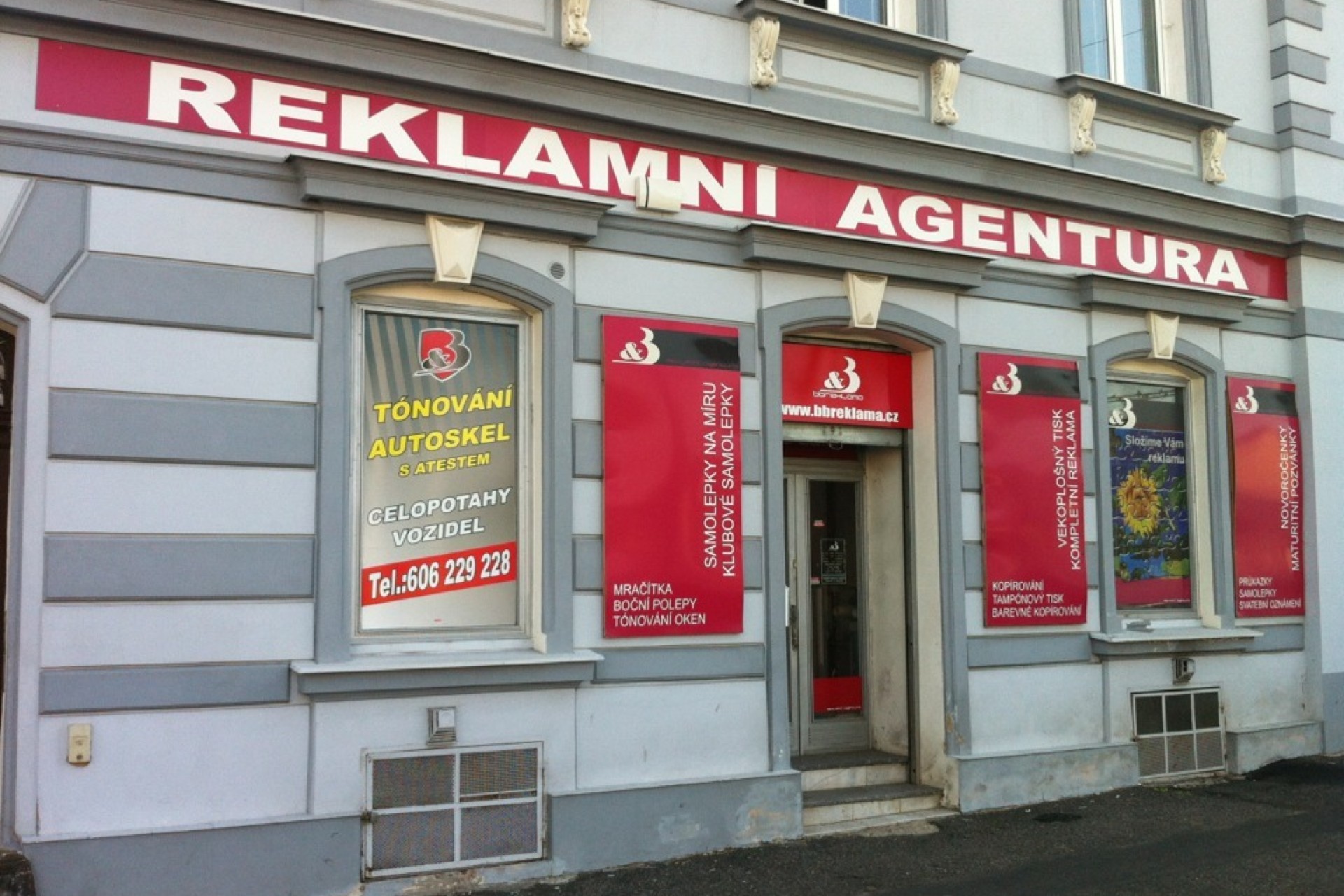 Václav Burger - výroba řezané reklamy