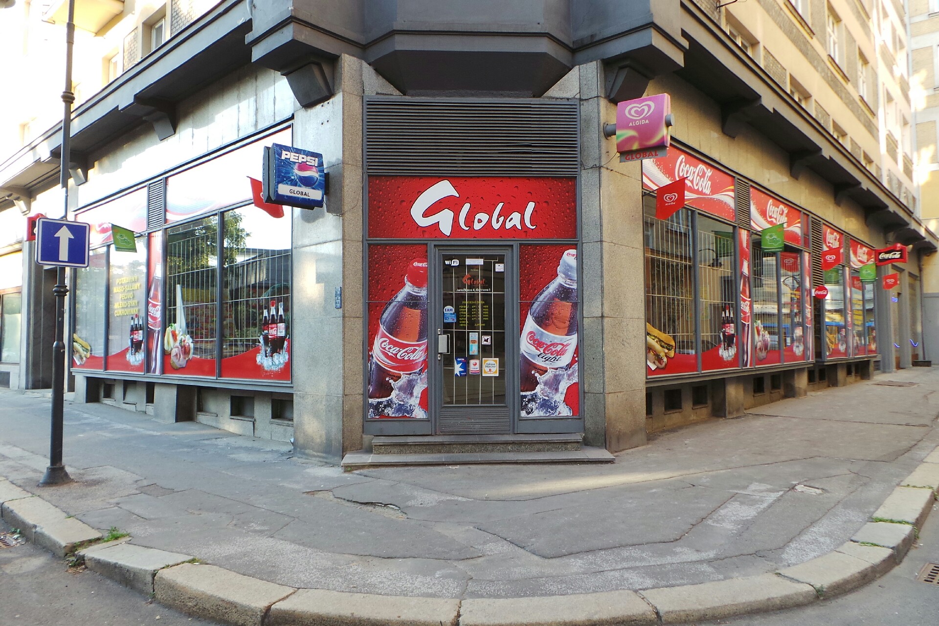 NÁKUPNÍ CENTRUM GLOBAL