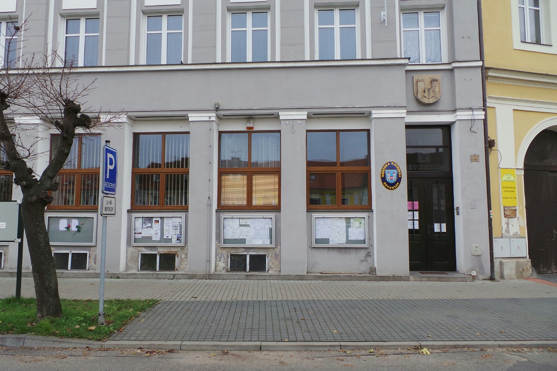 Městská knihovna Neveklov