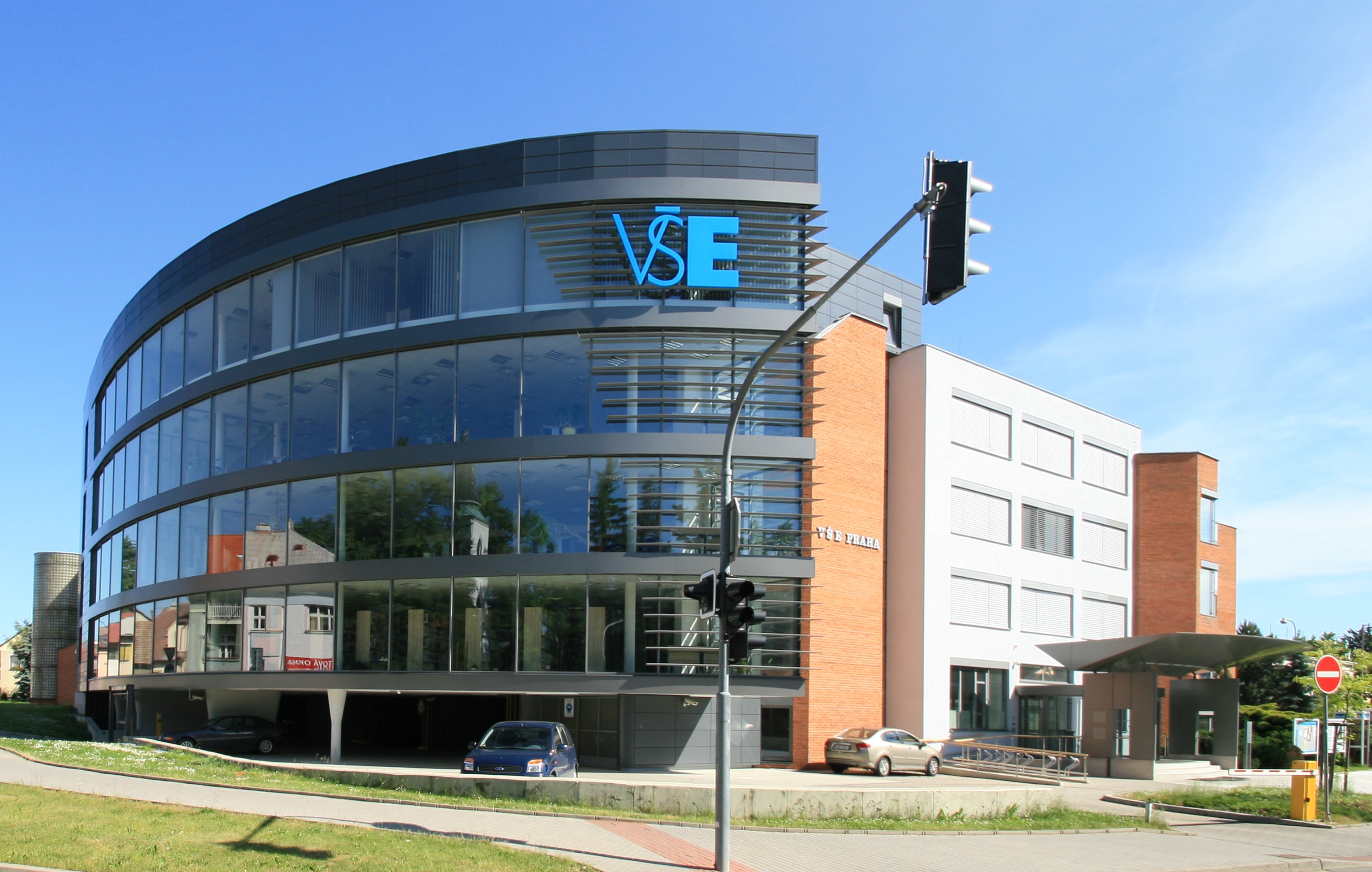 Knihovna Fakulty managementu VŠE v Praze