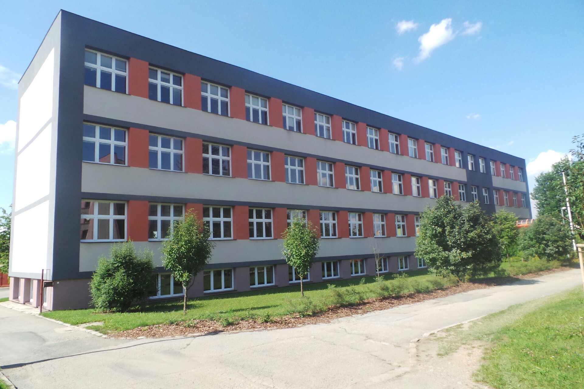 Základní škola a Mateřská škola Sezimovo Ústí, 9.května 489