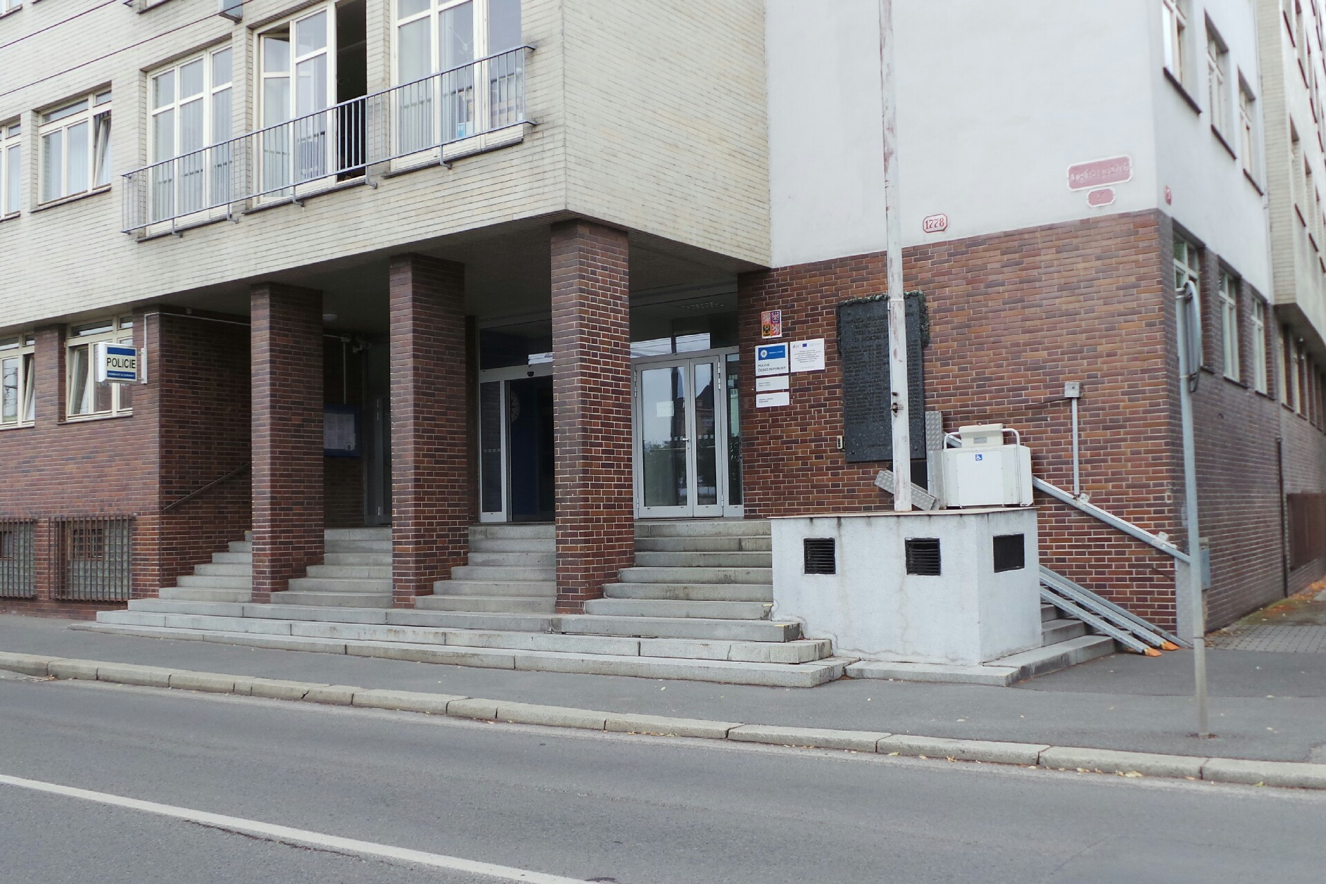 Policie ČR - Obvodní oddělení Plzeň - střed foto 2