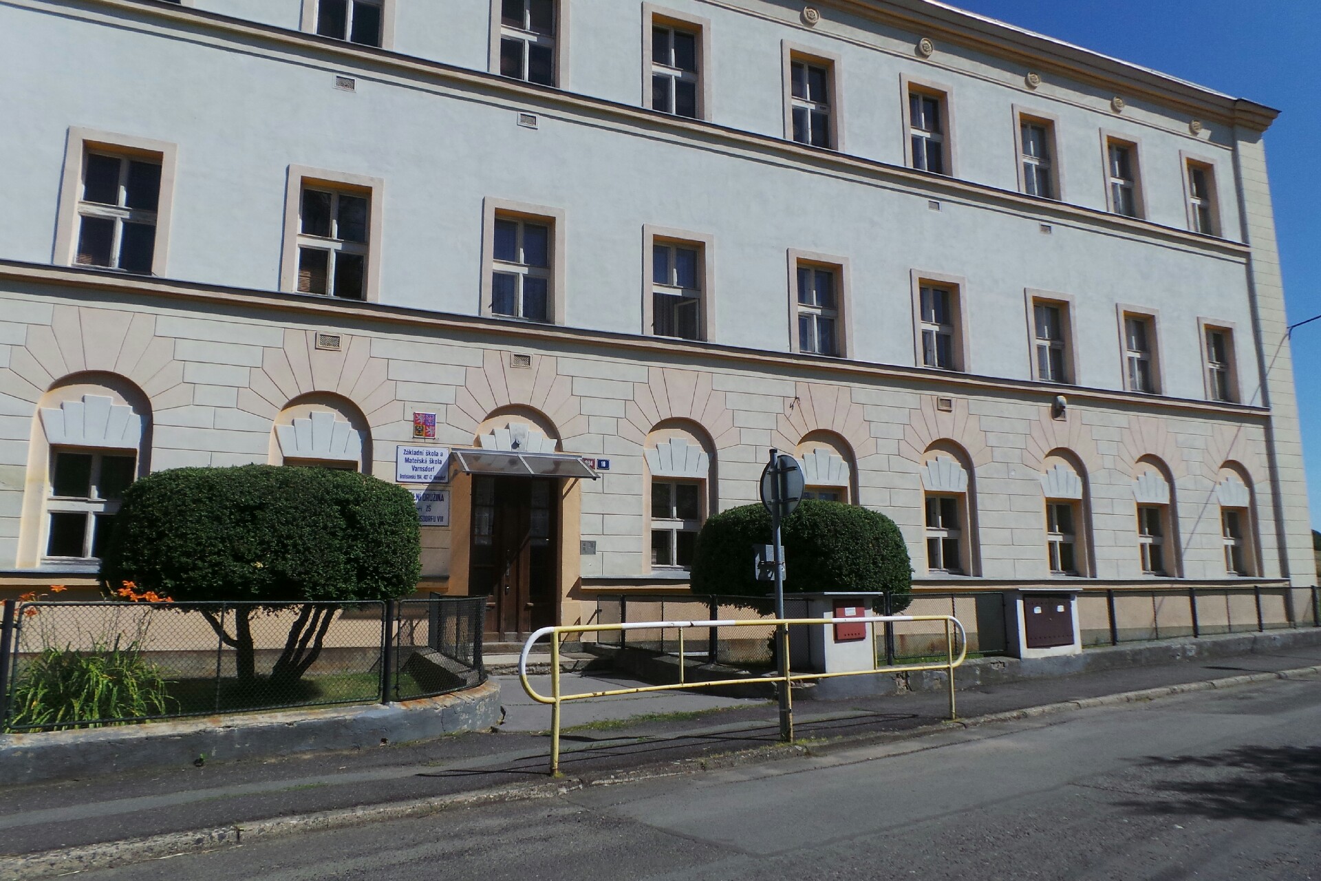 Základní škola a Mateřská škola Varnsdorf, Bratislavská 994, okres Děčín foto 2