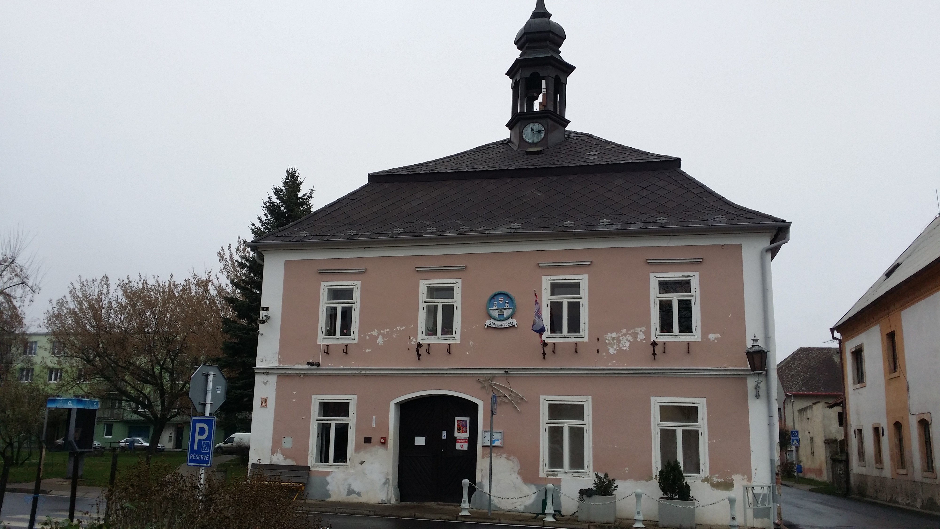 Vilémov - obecní úřad foto 2