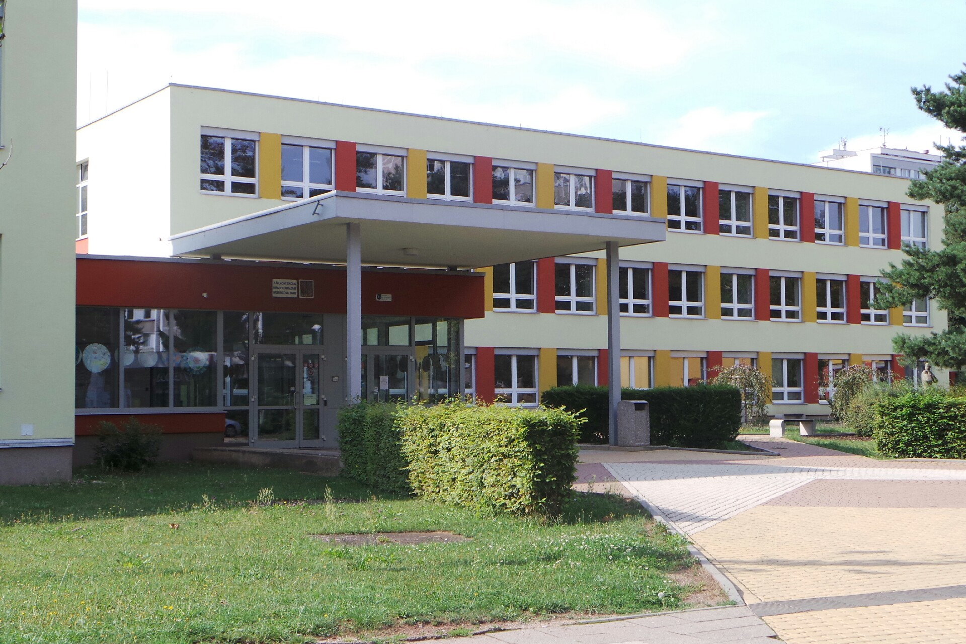 ZŠ Hradec Králové, Bezručova