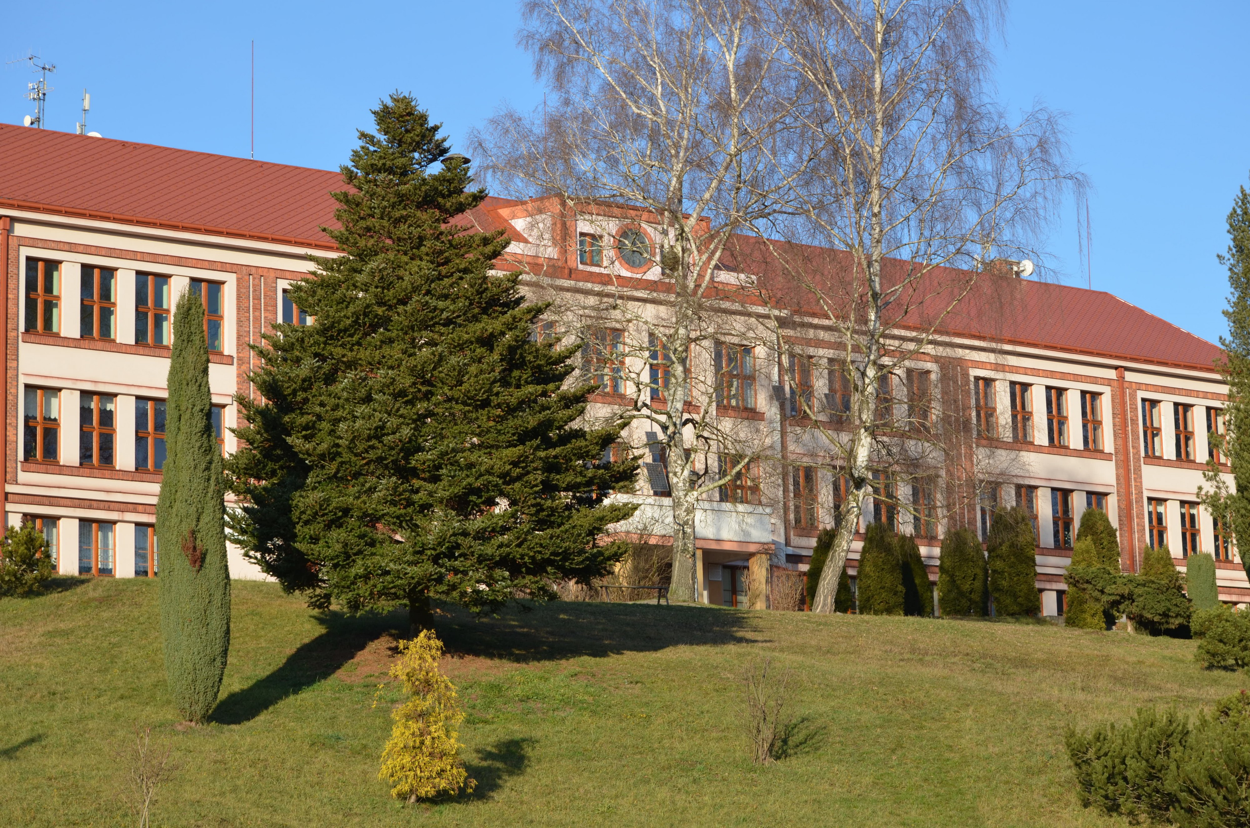 Základní škola Úpice - Lány