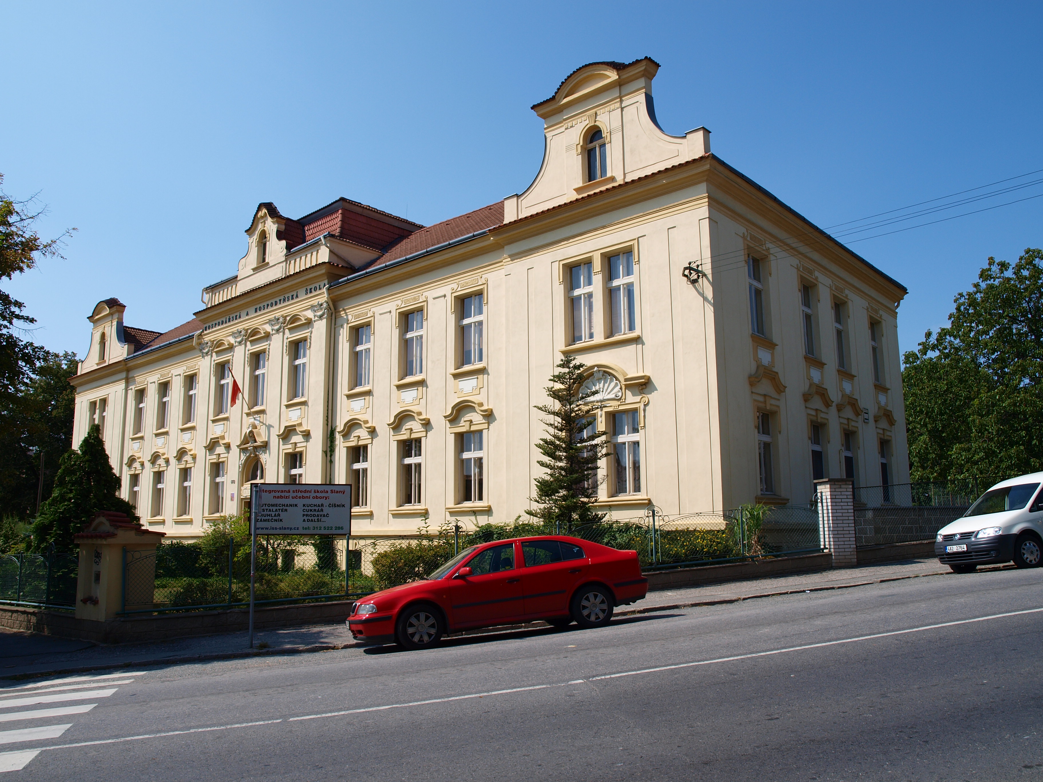 SOŠ a SOU Slaný foto 2