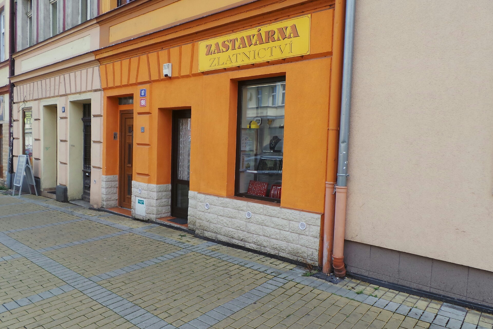 Zastavárna - Zlatnictví, Hana Nimrichterová foto 1