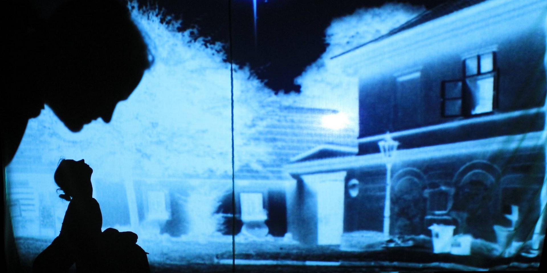 HILT - black light theatre Prague foto 3