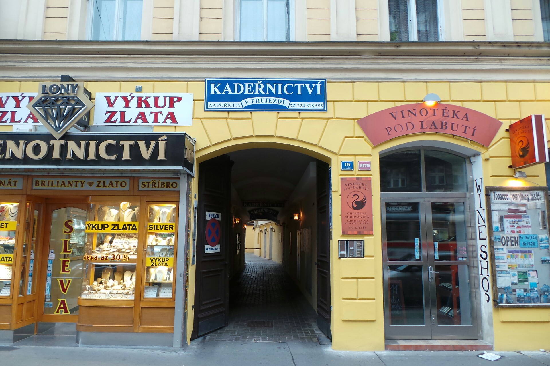 Kadeřnictví V Průjezdu - Magdalena Zimová
