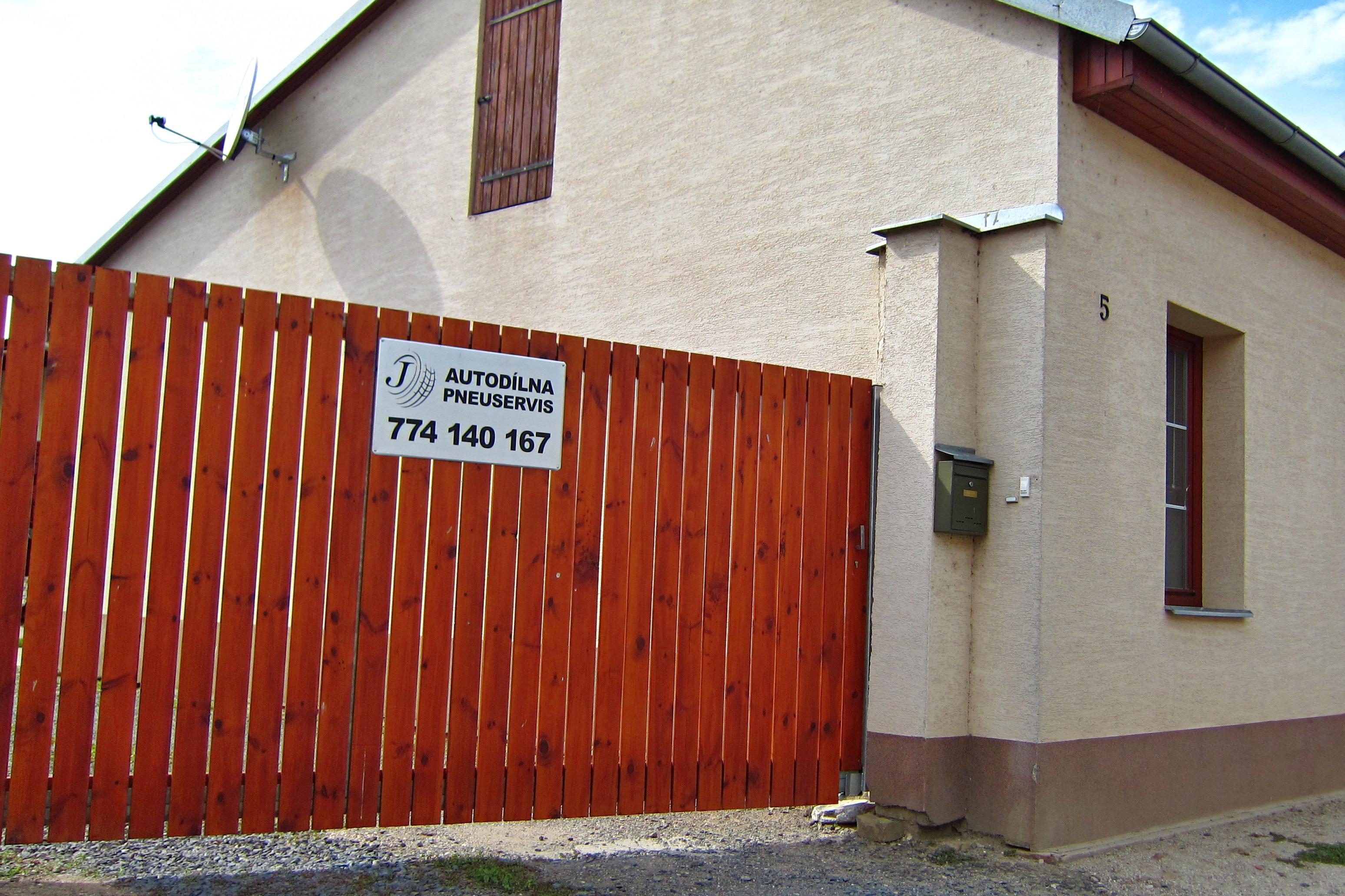 Jiří Polívka - pneuservis & autodílna