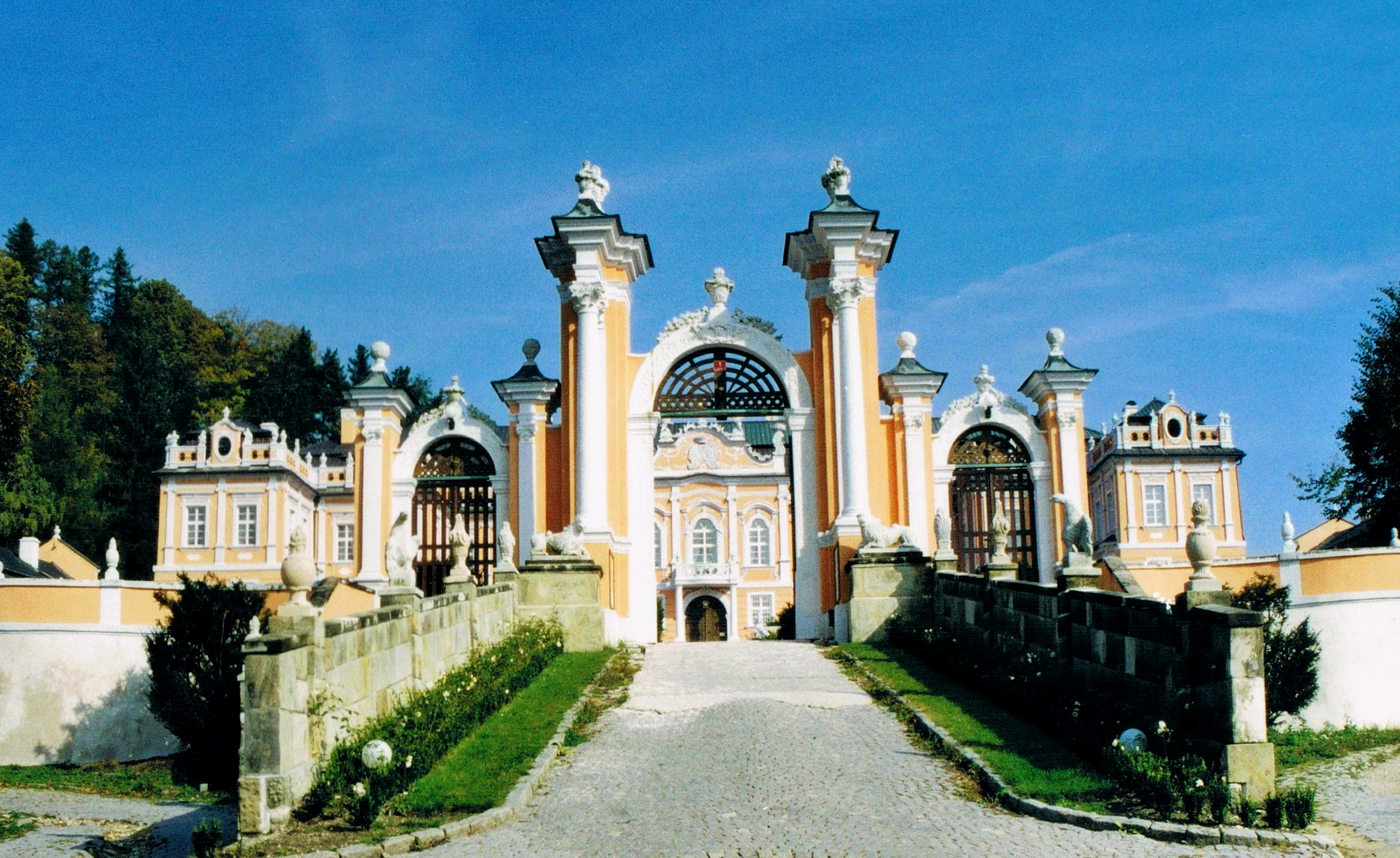 Zámecké stáje Nové Hrady