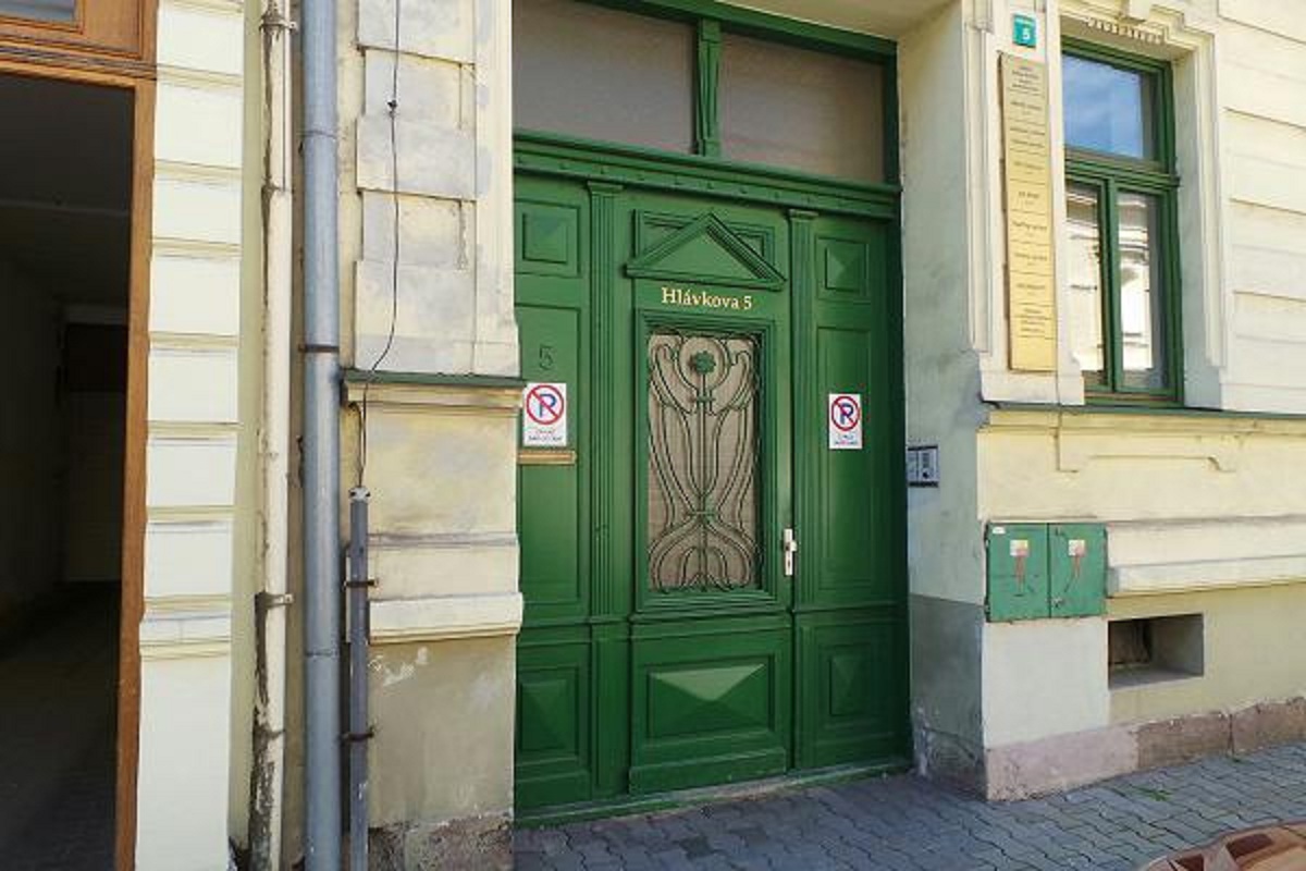 Vzdělávací centrum a Dluhová poradna s.r.o.