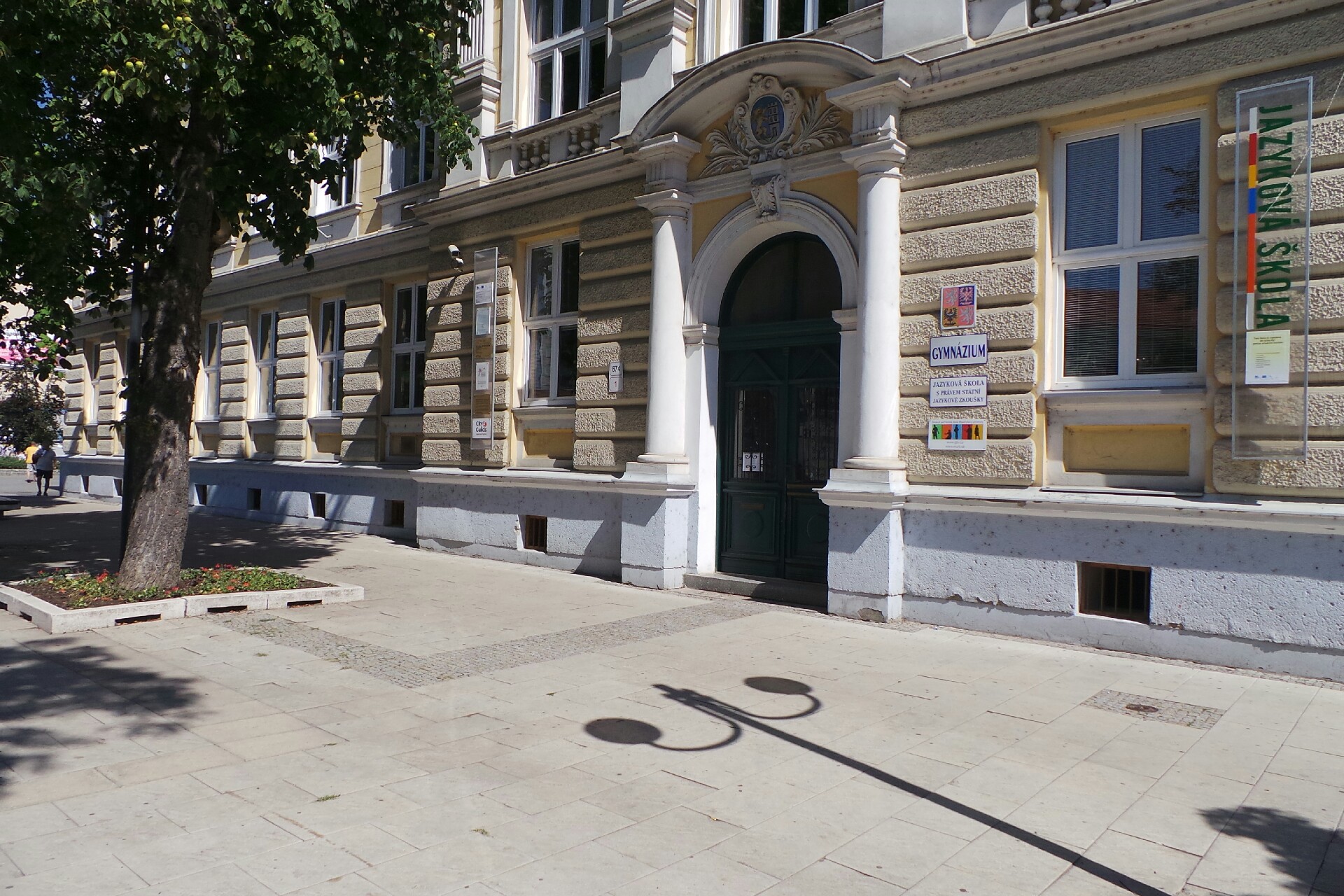 Gymnázium a Jazyková škola s právem státní jazykové zkoušky Břeclav