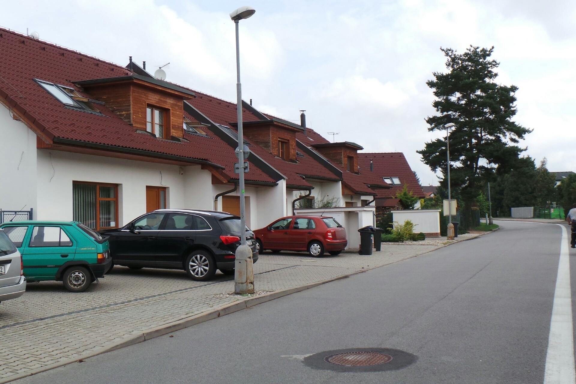 Invest service, s.r.o.