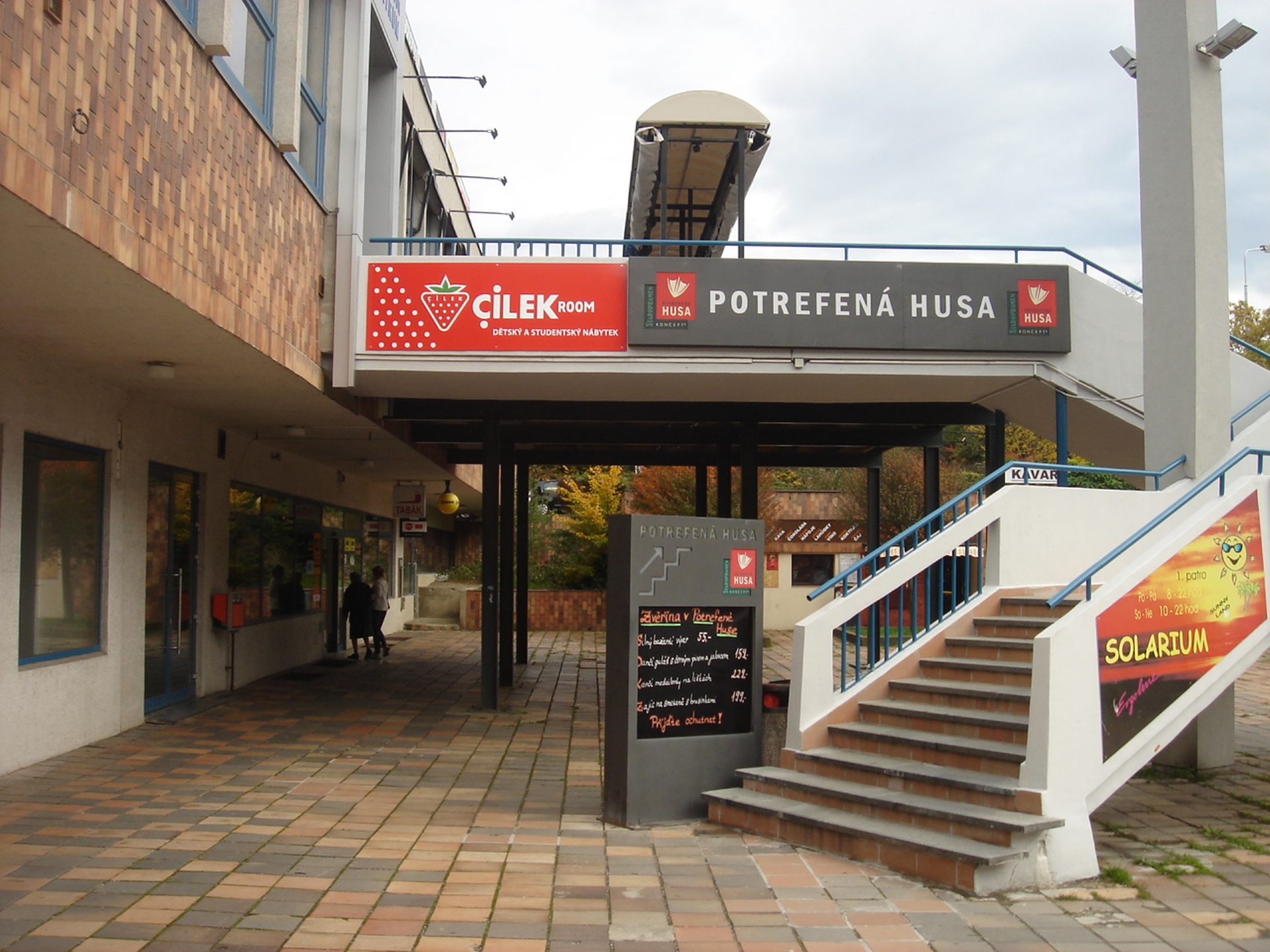 ČILEK dětský a studentský nábytek foto 2