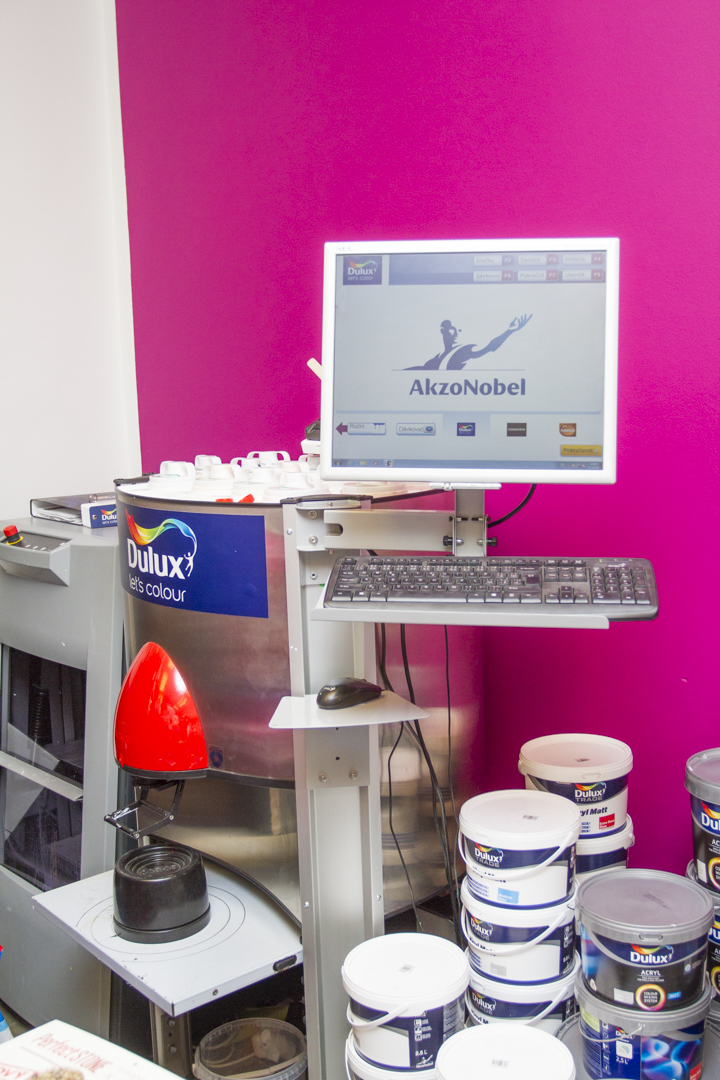 Barvy - Laky - NAGANO STAV s.r.o. foto 4