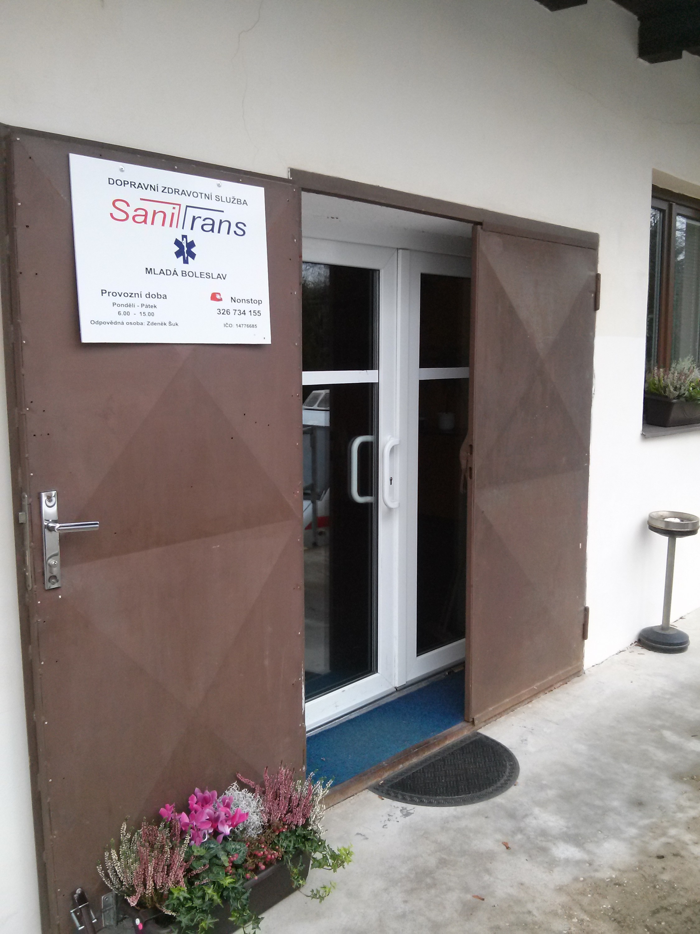 Zdravotnická dopravní služba SANITTRANS foto 2