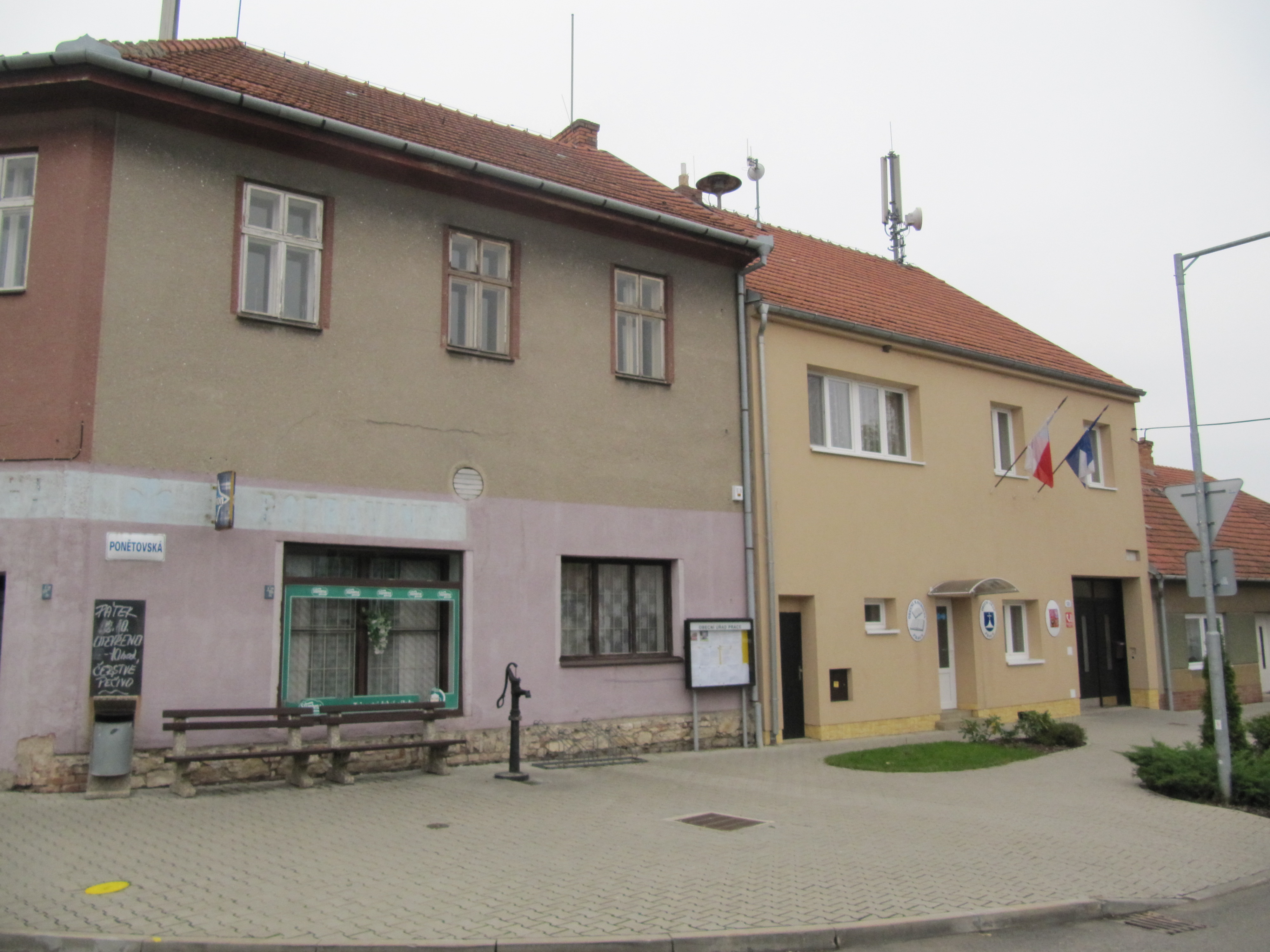 Prace - obecní úřad