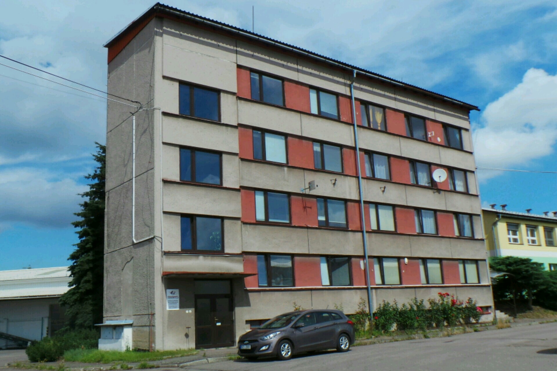 OMNIPORT, spol. s r.o.