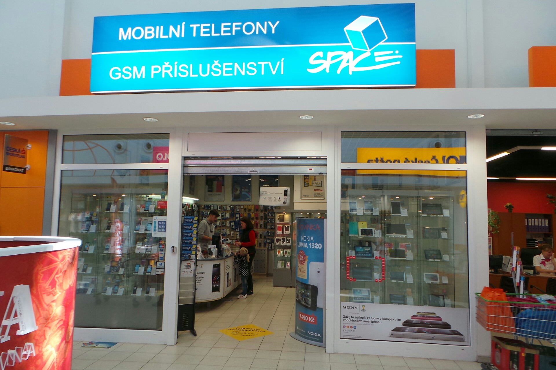 SPACE mobilní telefony