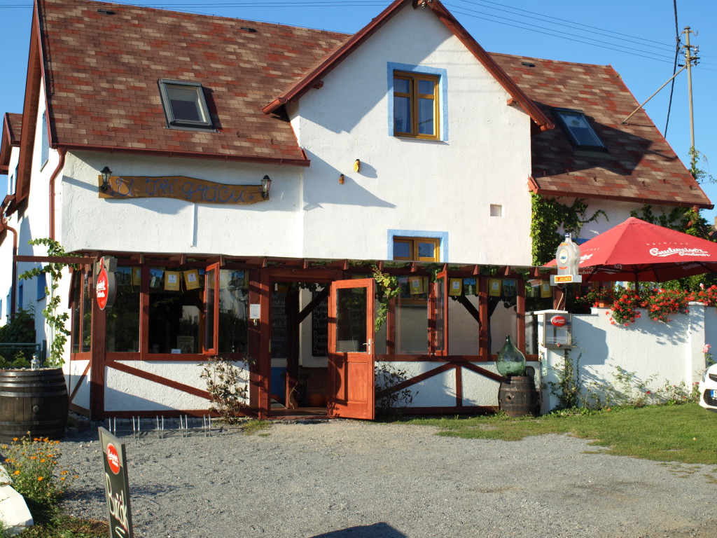 Ubytování a Vinárna U Tří grácií foto 2