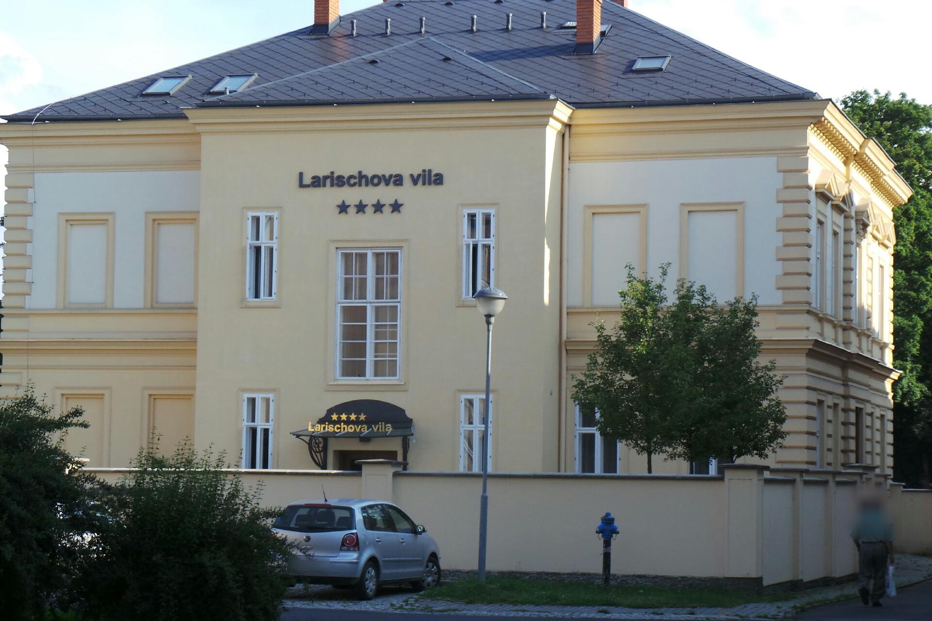 Larischova vila foto 2