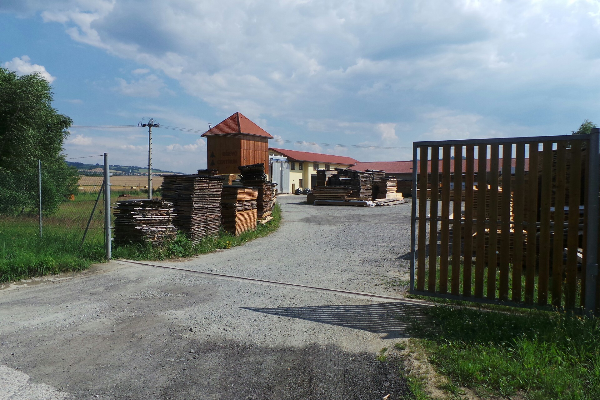 DŘEVOCENTRUM B & H, s.r.o.