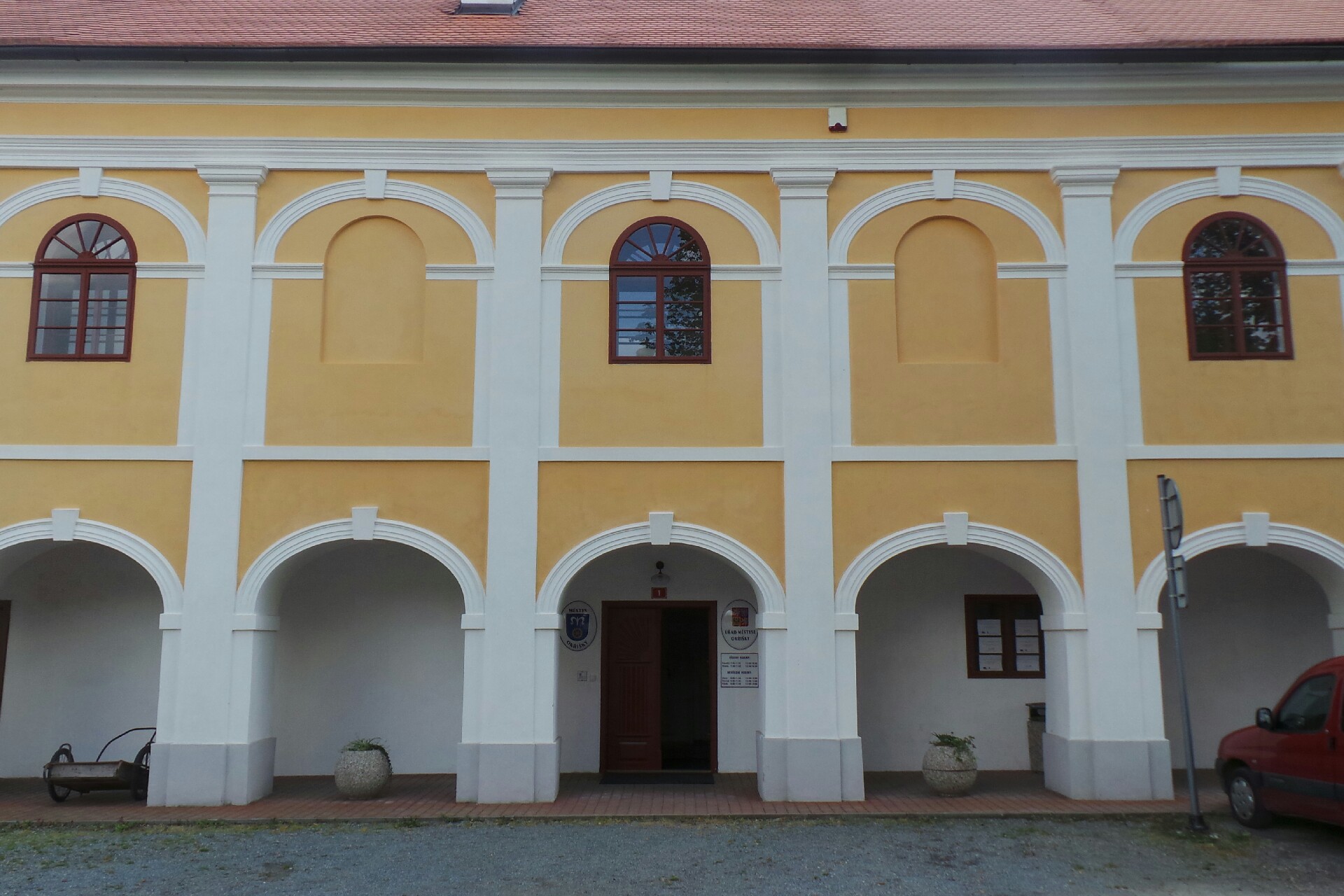 Okříšky - úřad městyse