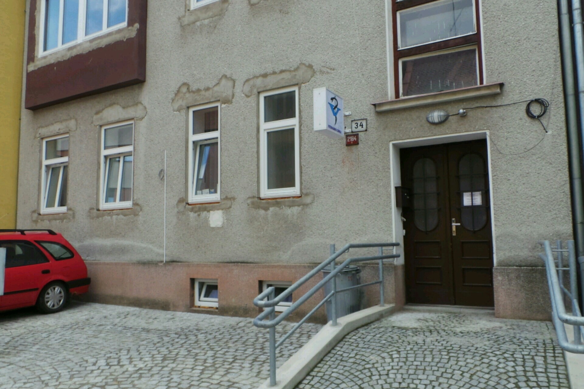 Veterinární ordinace u hřbitova