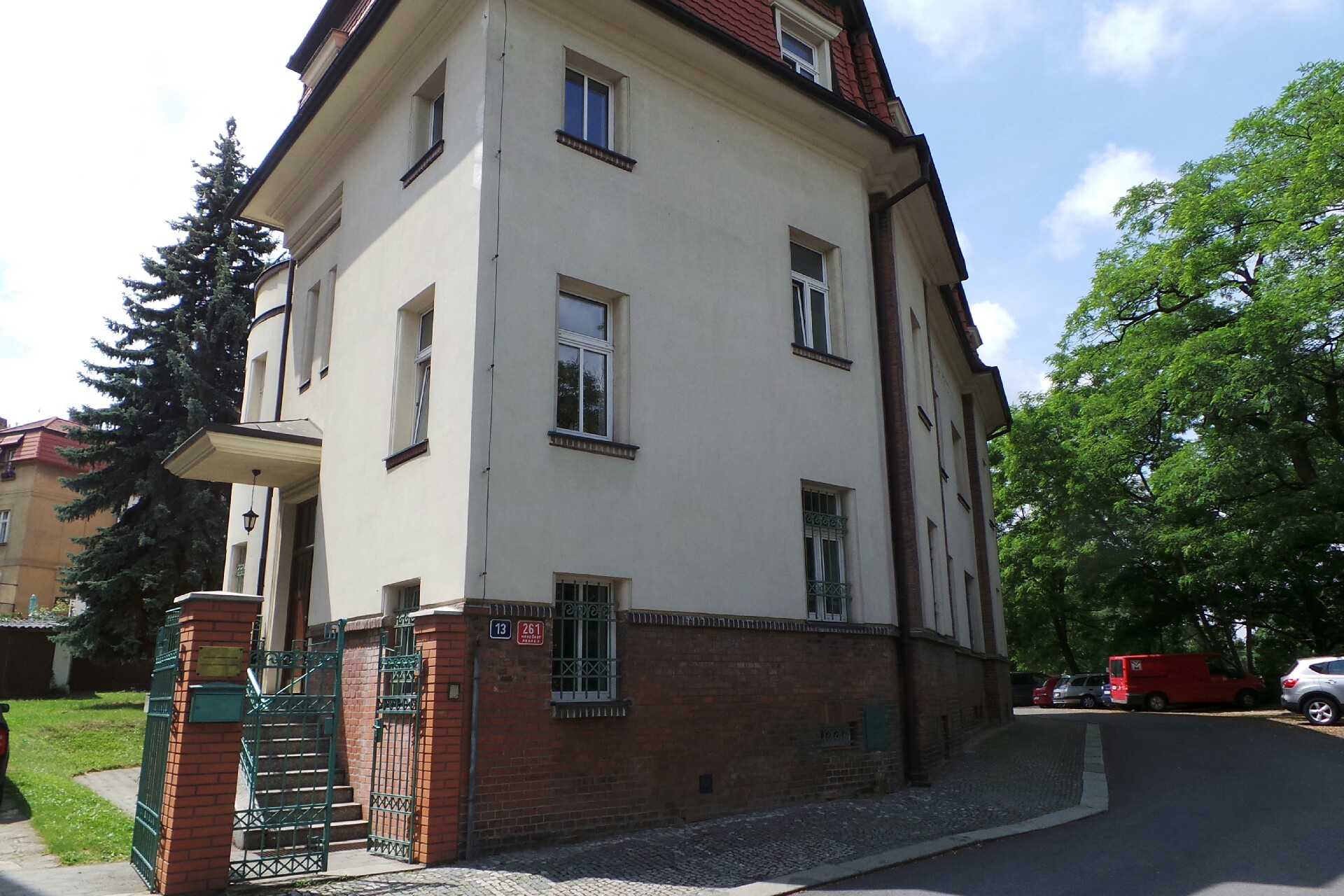 Prelatura Svatého Kříže a Opus Dei v České republice