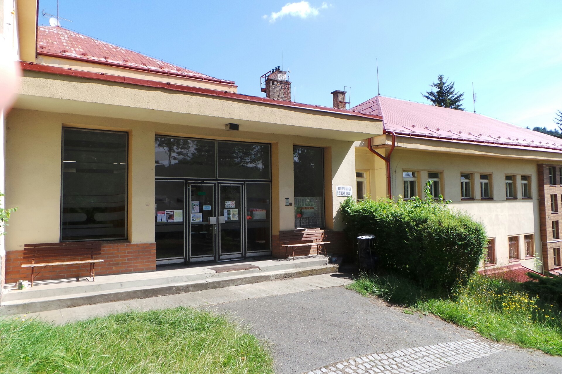 Střední uměleckoprůmyslová škola sklářská Železný Brod - domov mládeže