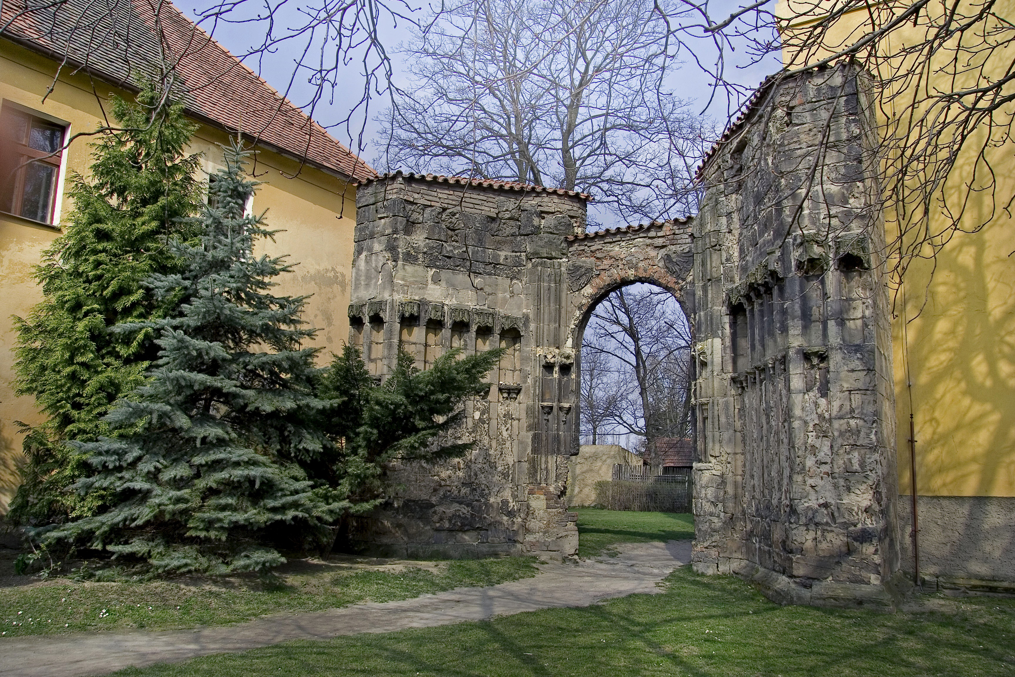 Panenský Týnec - úřad městyse foto 2