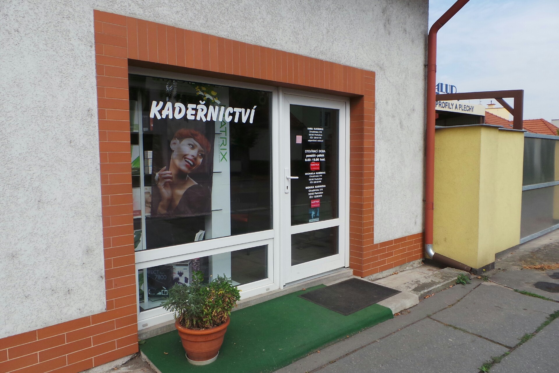 Kadeřnictví Davines - Dana