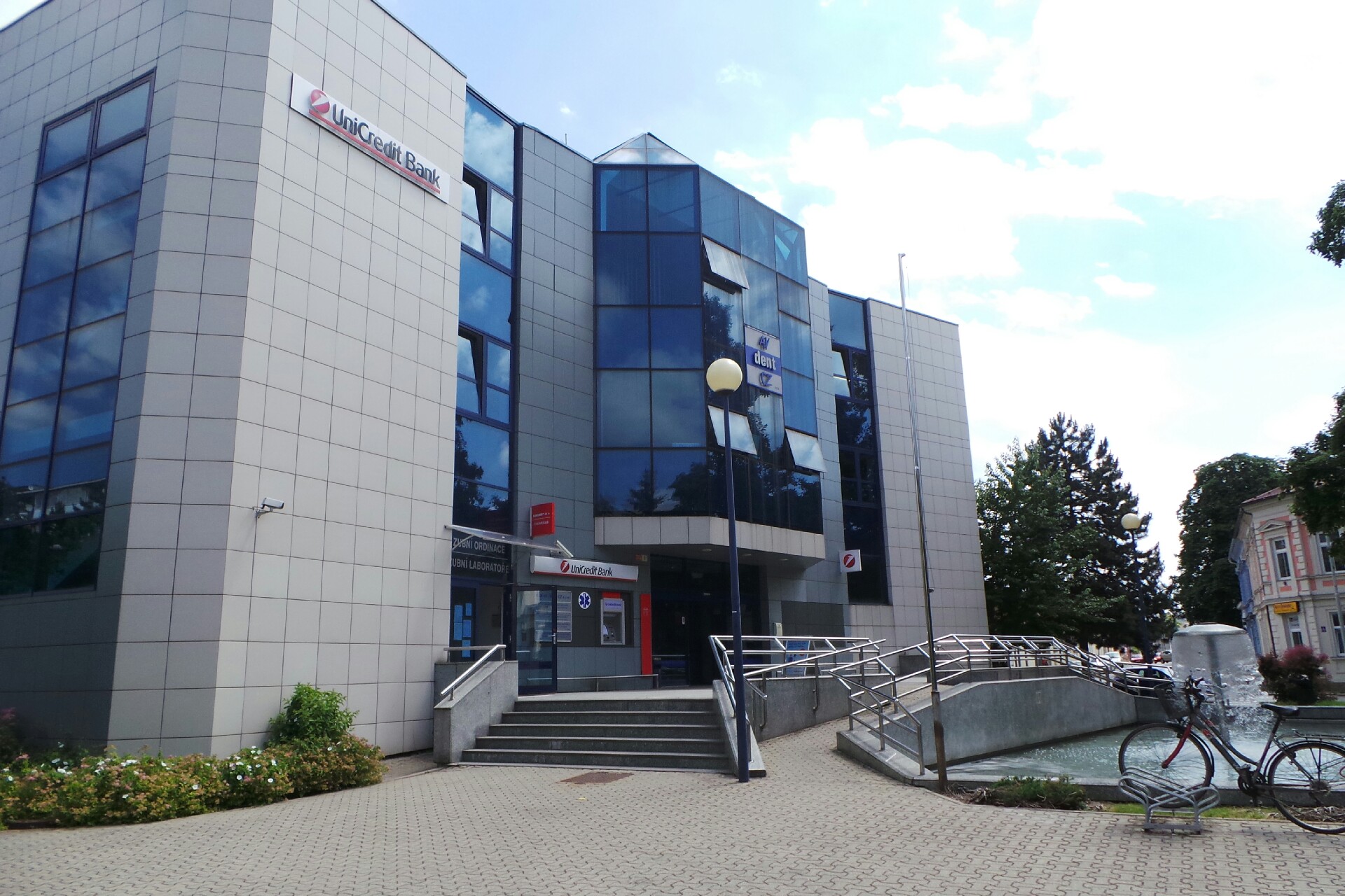 UniCredit Bank Czech Republic and Slovakia, a.s. foto 2