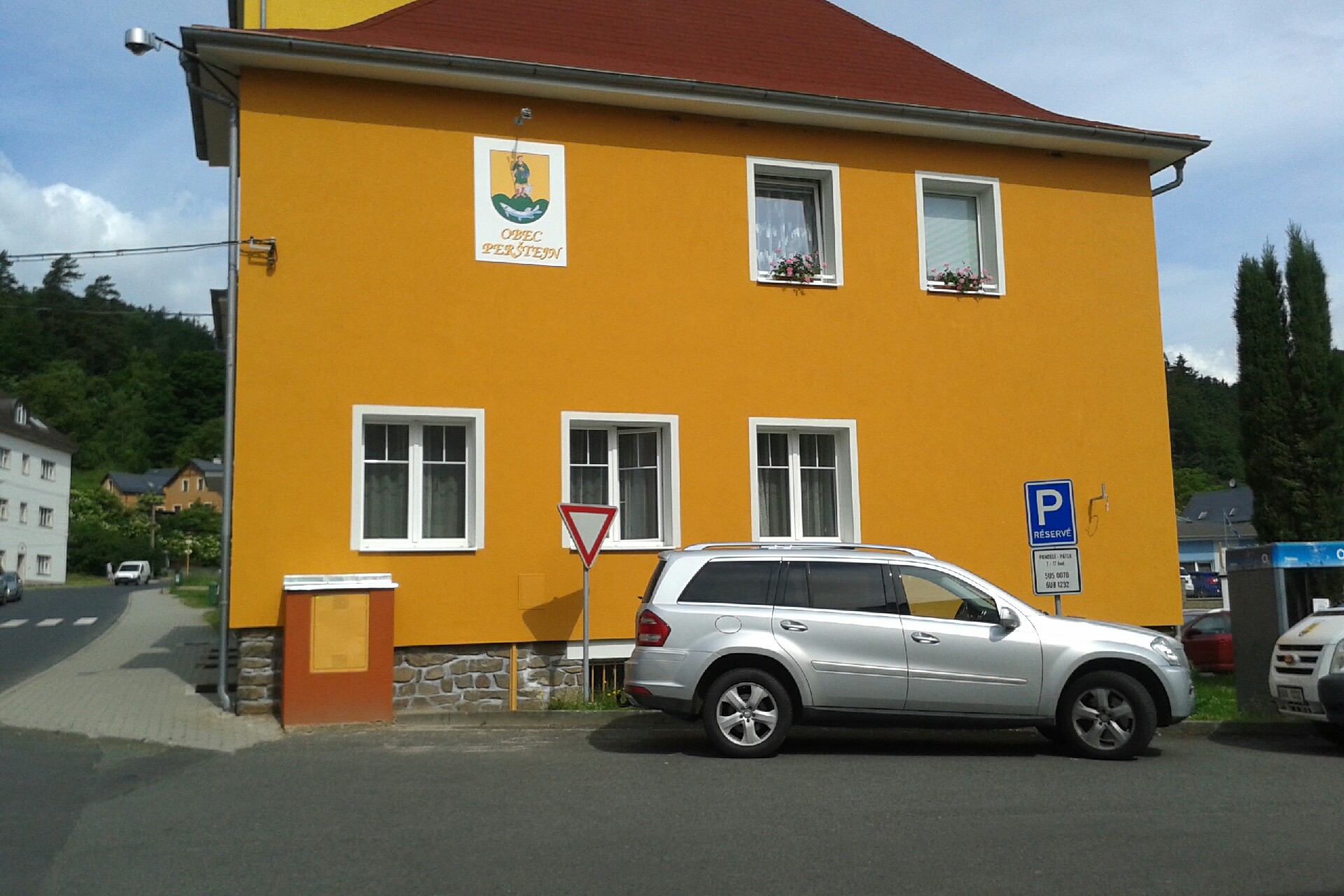 Perštejn - obecní úřad foto 2