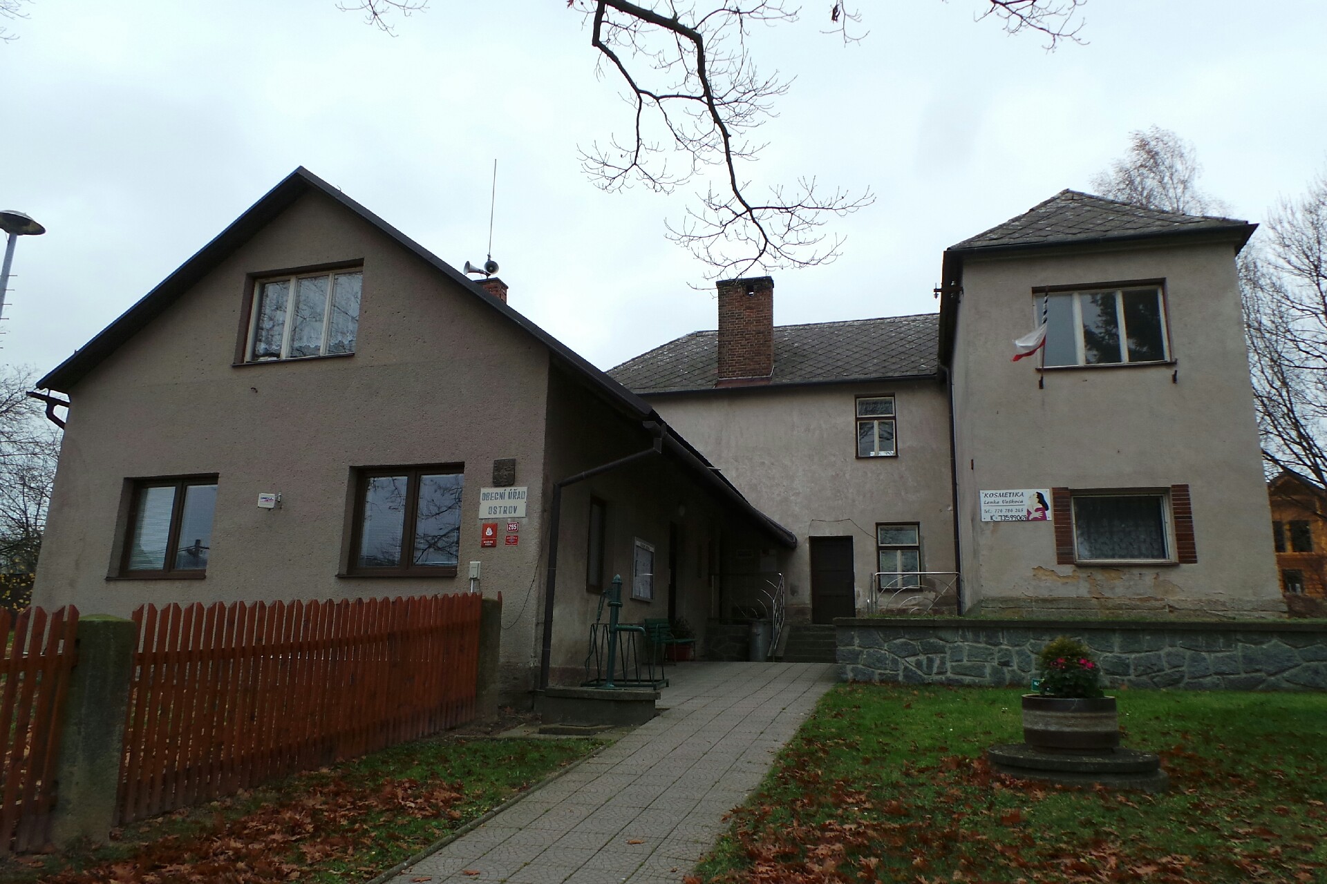 Ostrov - obecní úřad
