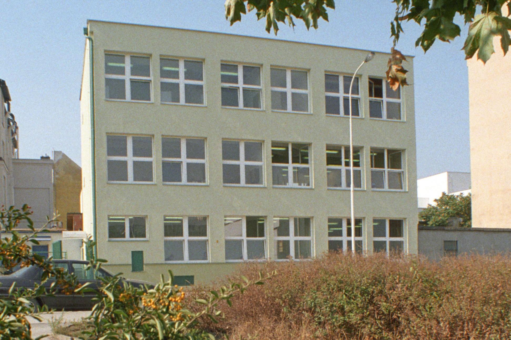 Střední škola a vyšší odborná škola umělecká a řemeslná