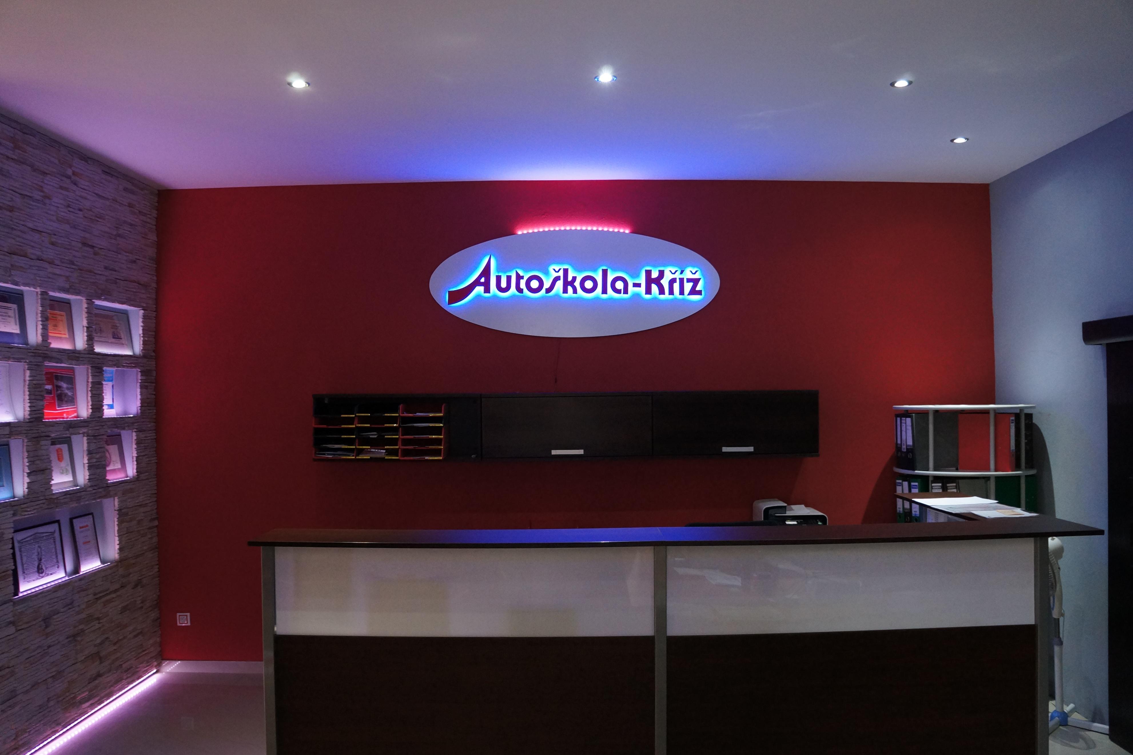 Autoškola - Kříž