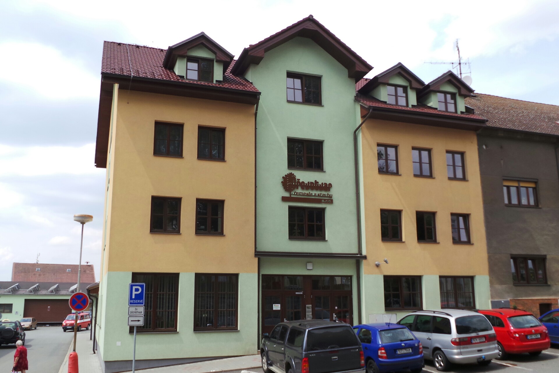 Stavební firma - DŘEVOTVAR - ŘEMESLA a STAVBY, s.r.o.