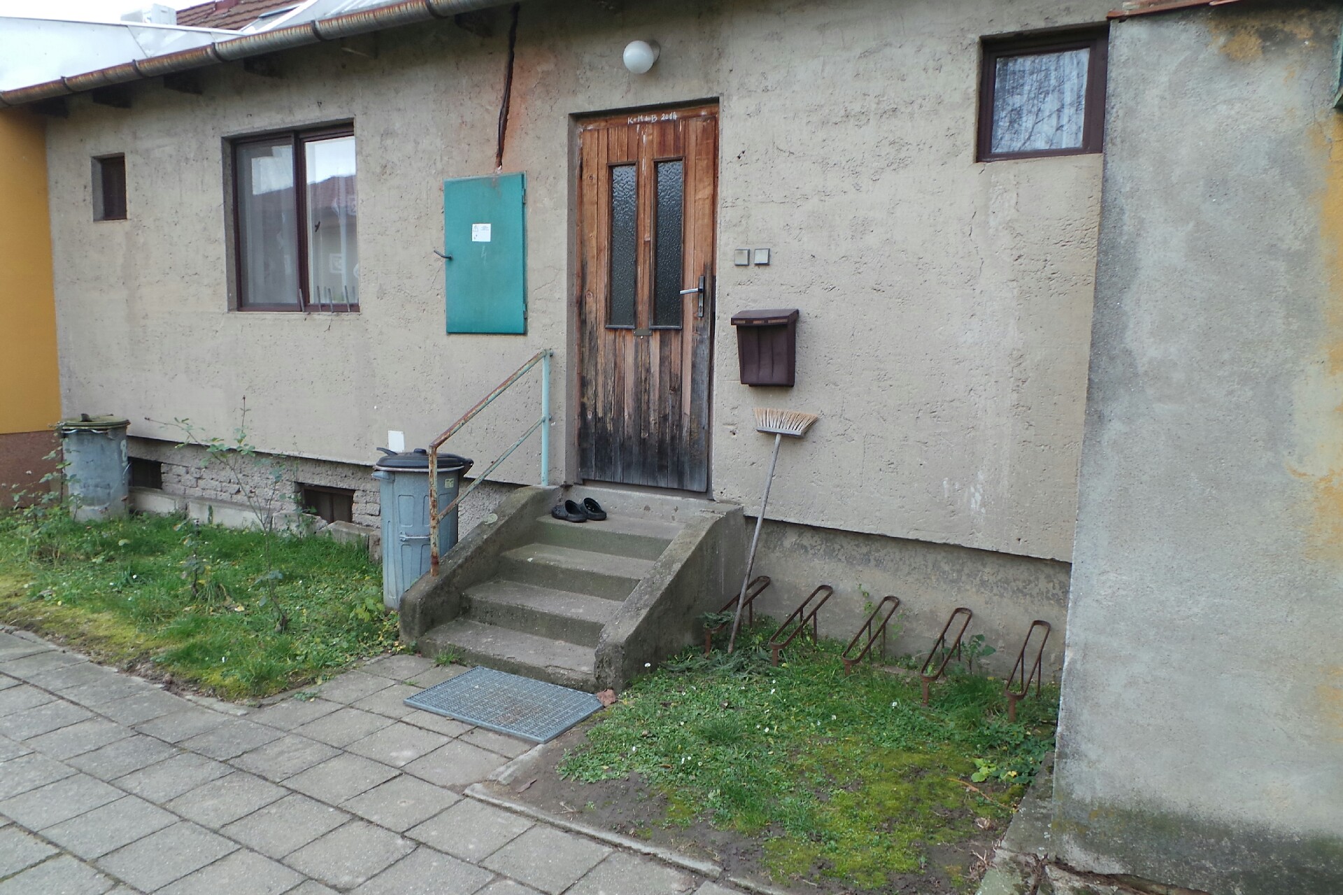 A-Tom, Azimut, Napajedla