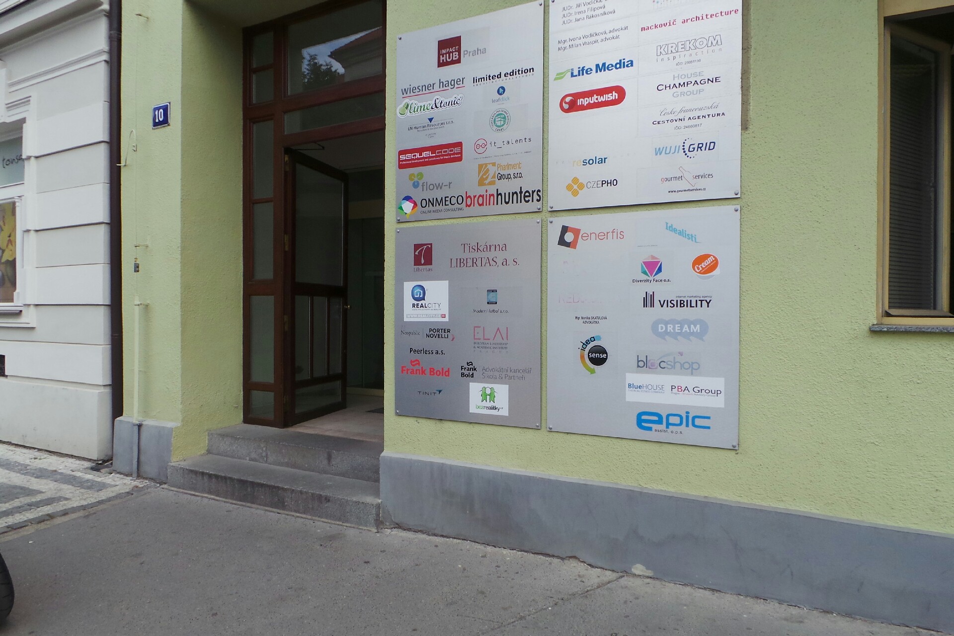 Mgr. Eva Krbcová, advokát